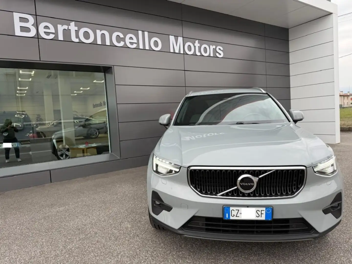 Volvo XC40 B3 2.0 163cv Core GARANZIA 5 ANNI-IVA ESP.-WINTER Grigio - 2