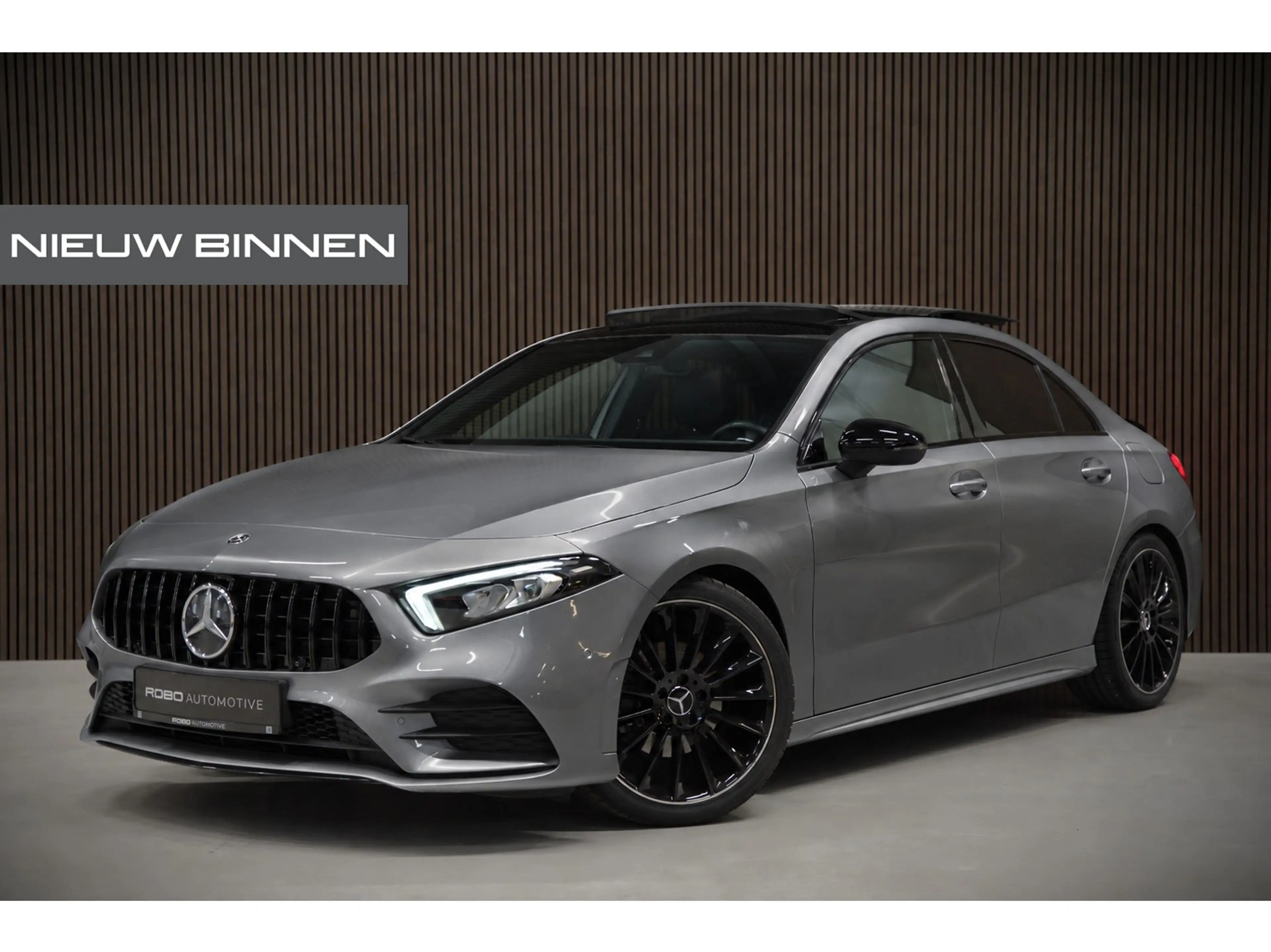 Mercedes-Benz A 200 Business Solution AMG | Panoramadak | Stoelverwarm