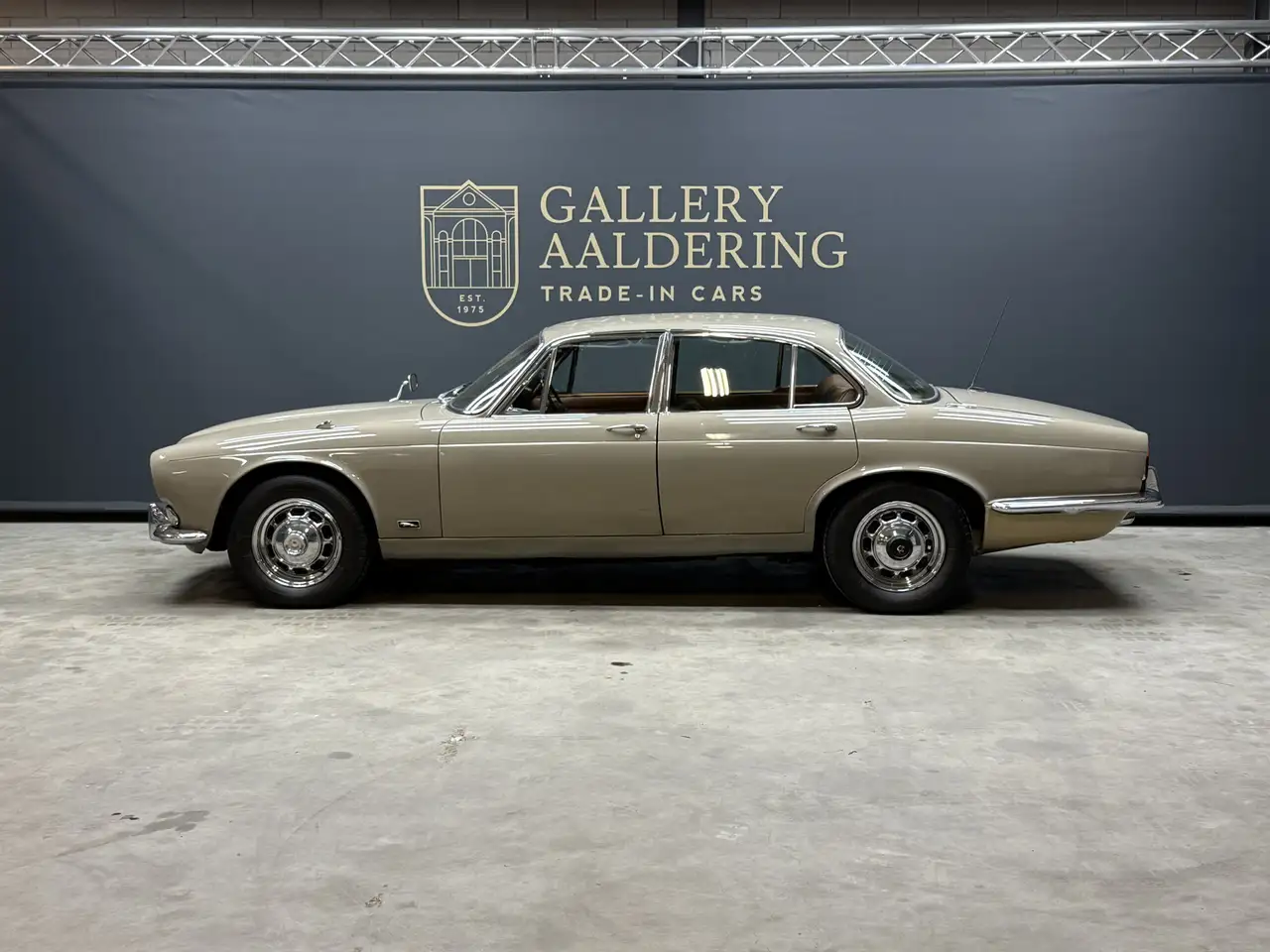 Jaguar XJ6 4.2 Series 2 "Ascot Fawn with dark Buckskin" "Asco, foto 11