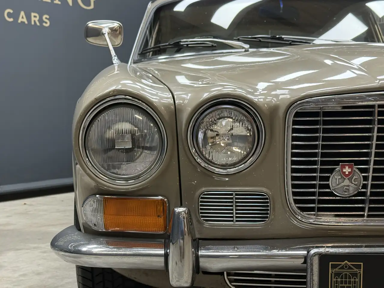 Jaguar XJ6 4.2 Series 2 "Ascot Fawn with dark Buckskin" "Asco, foto 7