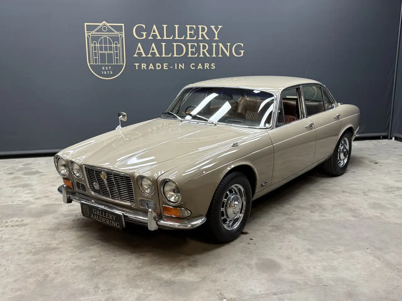 Jaguar XJ6 4.2 Series 2 "Ascot Fawn with dark Buckskin" "Asco, foto 10