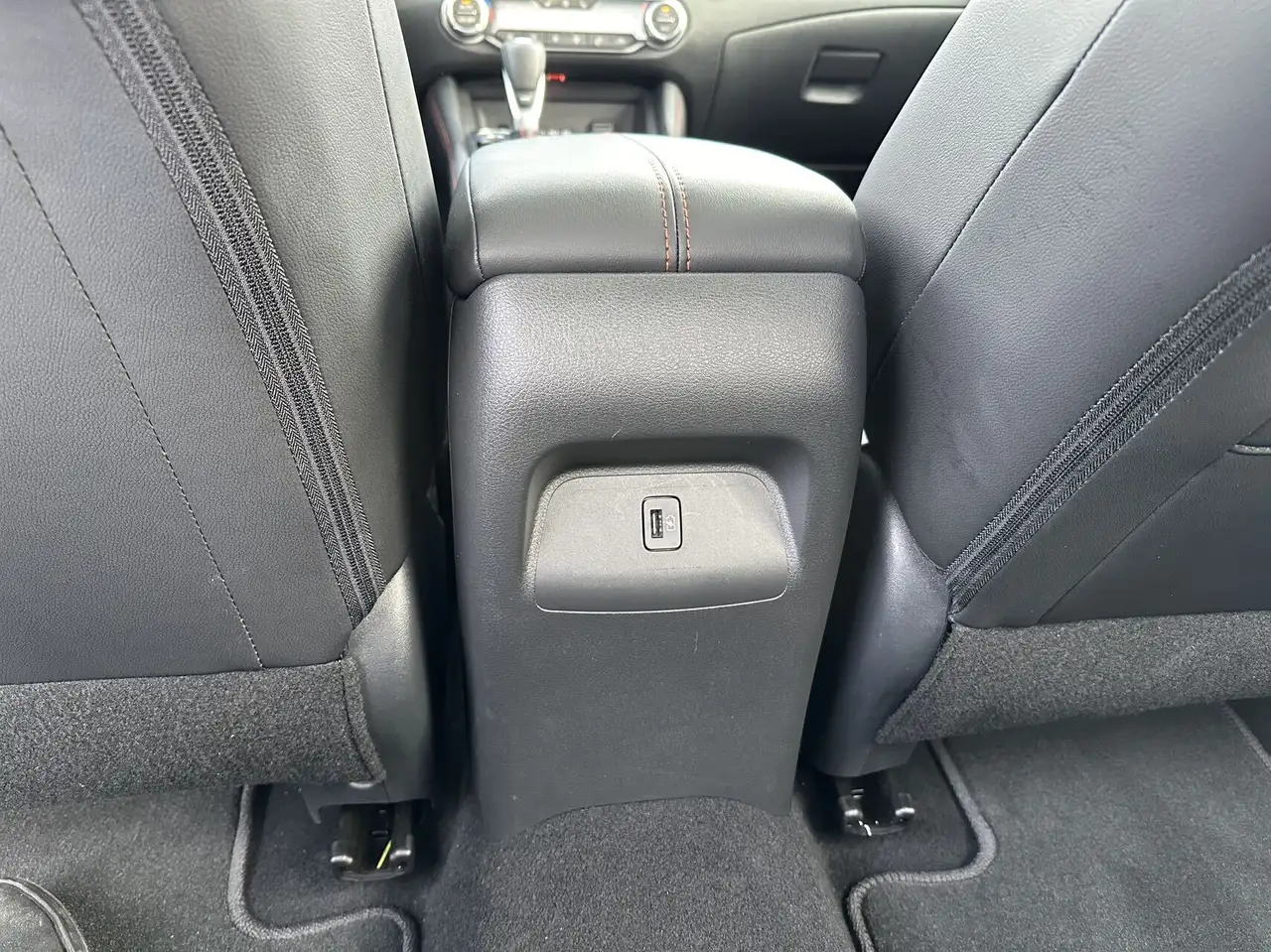 Nissan Sentra снимка Nissan Sentra