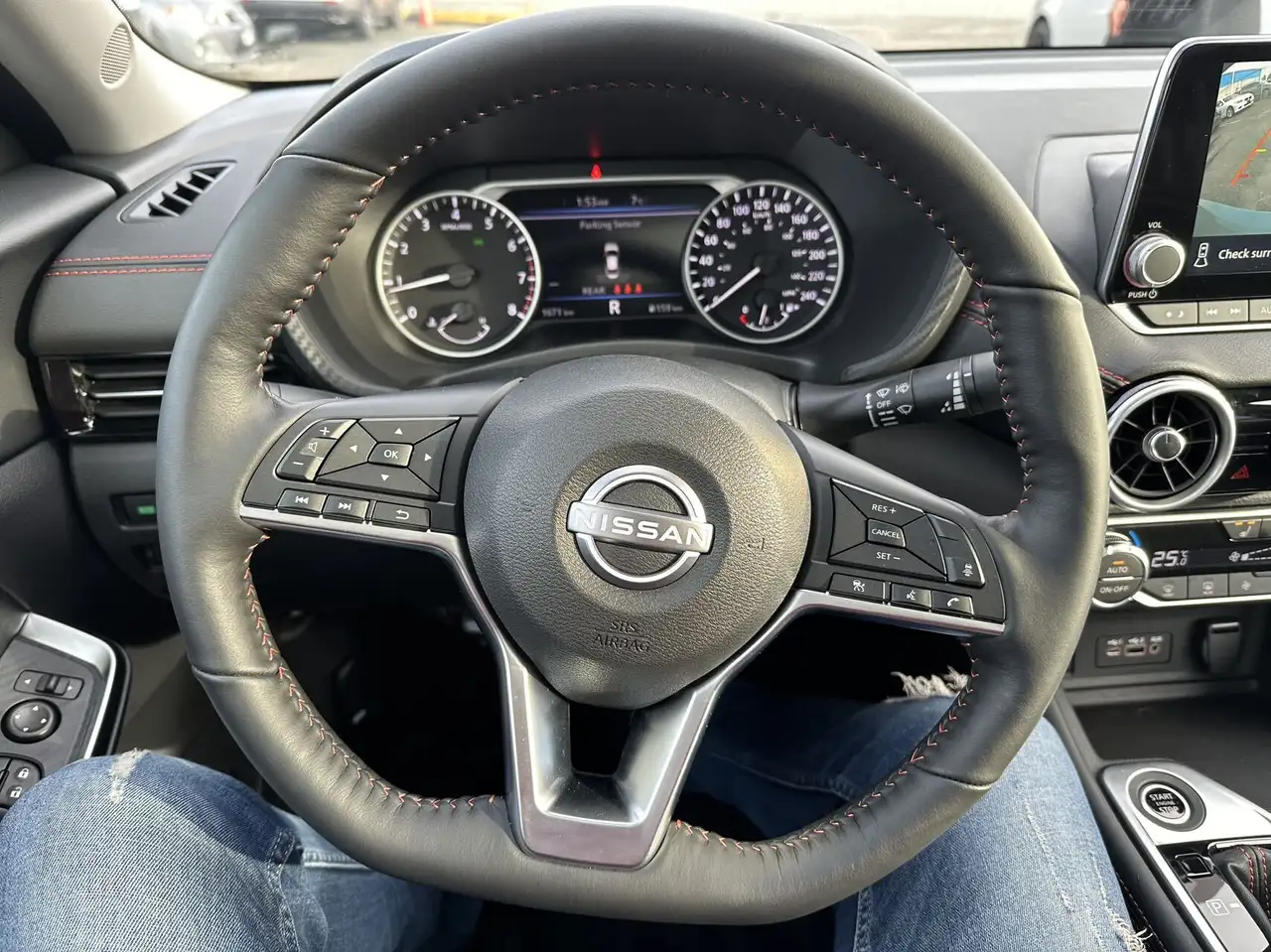 Nissan Sentra снимка Nissan Sentra