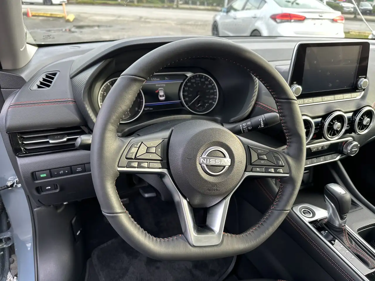 Nissan Sentra снимка Nissan Sentra