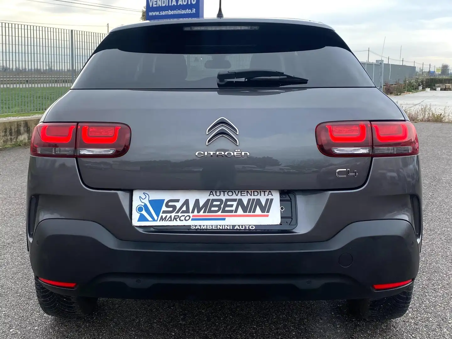 Citroen C4 Cactus 1.5 Blue-HDI Shine Grau - 2