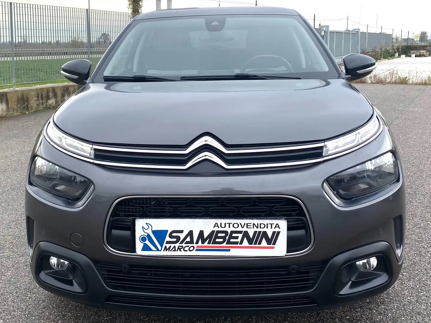 Citroen C4 Cactus 1.5 Blue-HDI Shine Grau - 1