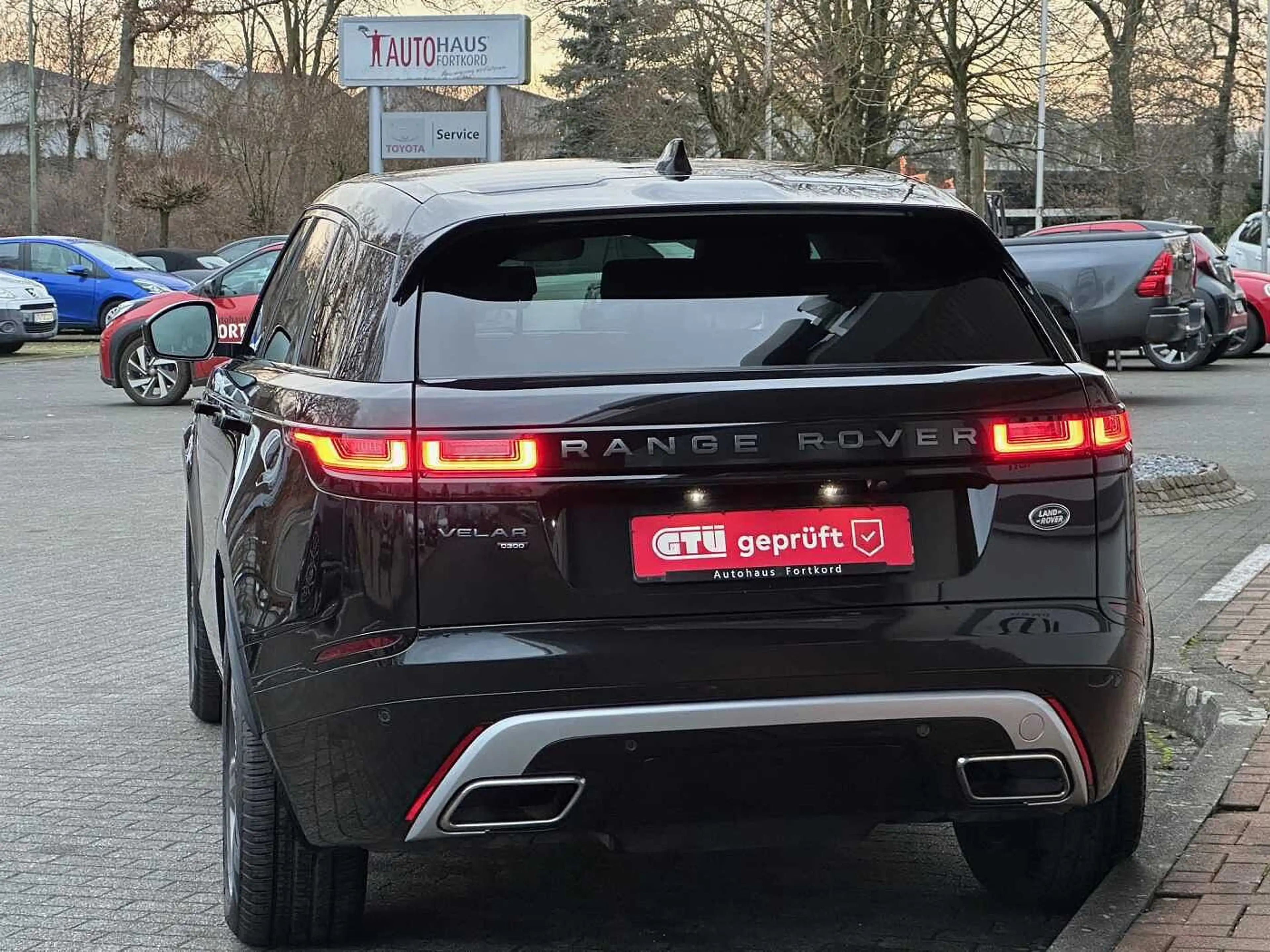 Land Rover Range Rover Velar Diesel 300d R-Dynamic-Standhz., Pano, AirS, LED — photo 3