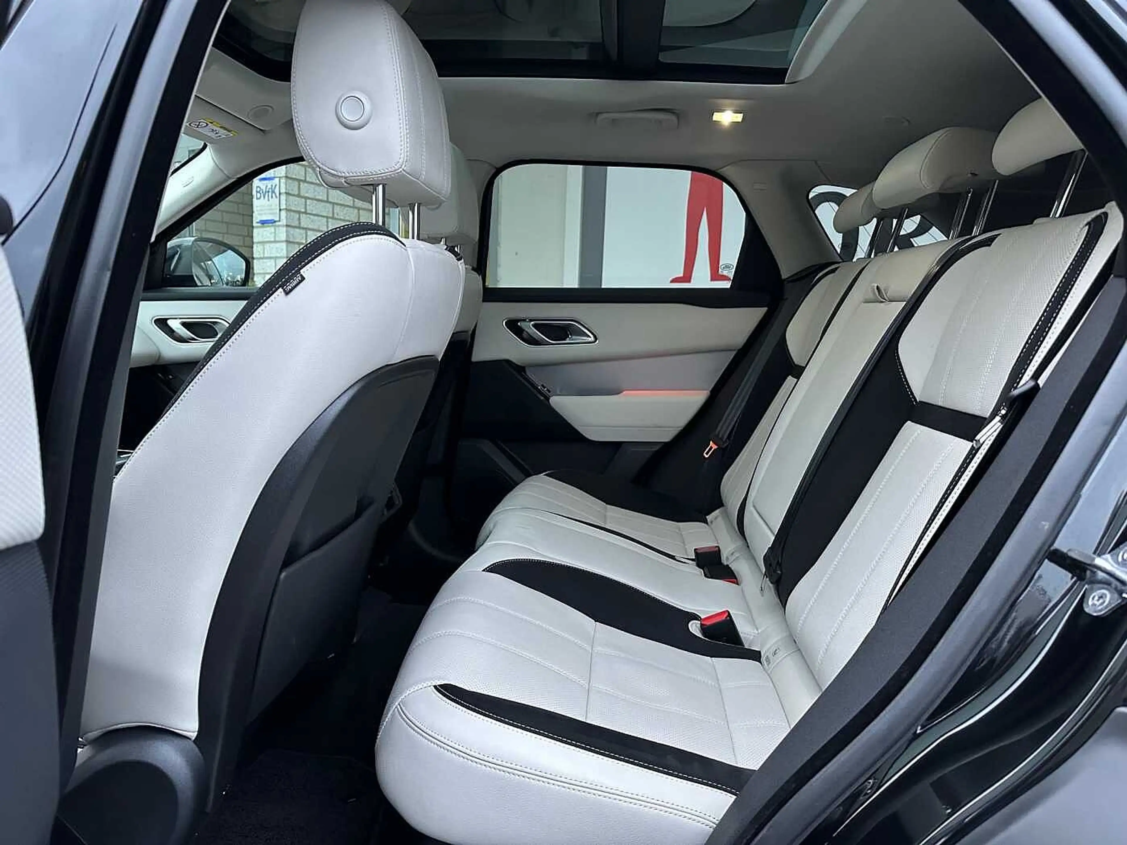 Land Rover Range Rover Velar Diesel 300d R-Dynamic-Standhz., Pano, AirS, LED — photo 7
