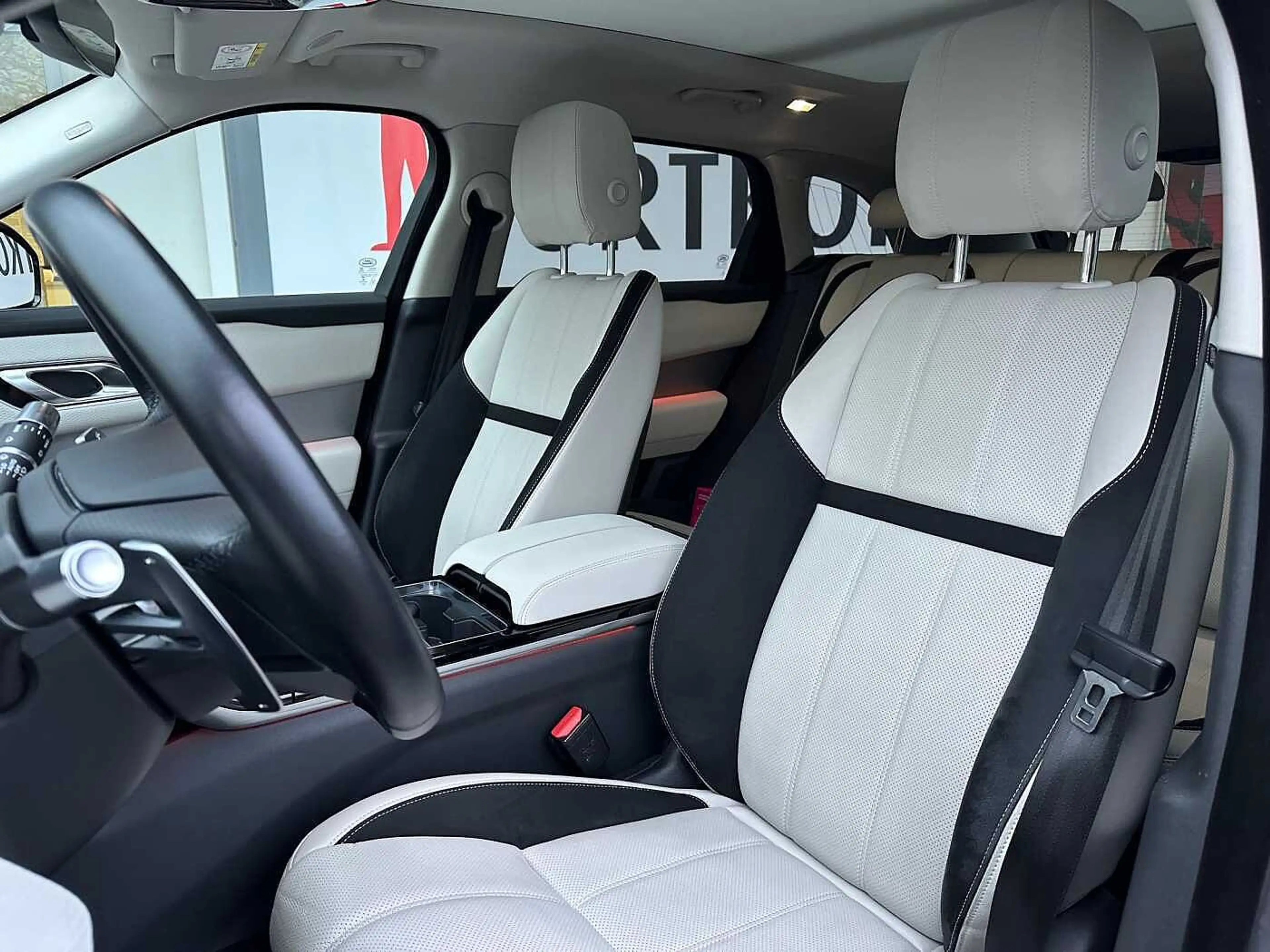 Land Rover Range Rover Velar Diesel 300d R-Dynamic-Standhz., Pano, AirS, LED — photo 6