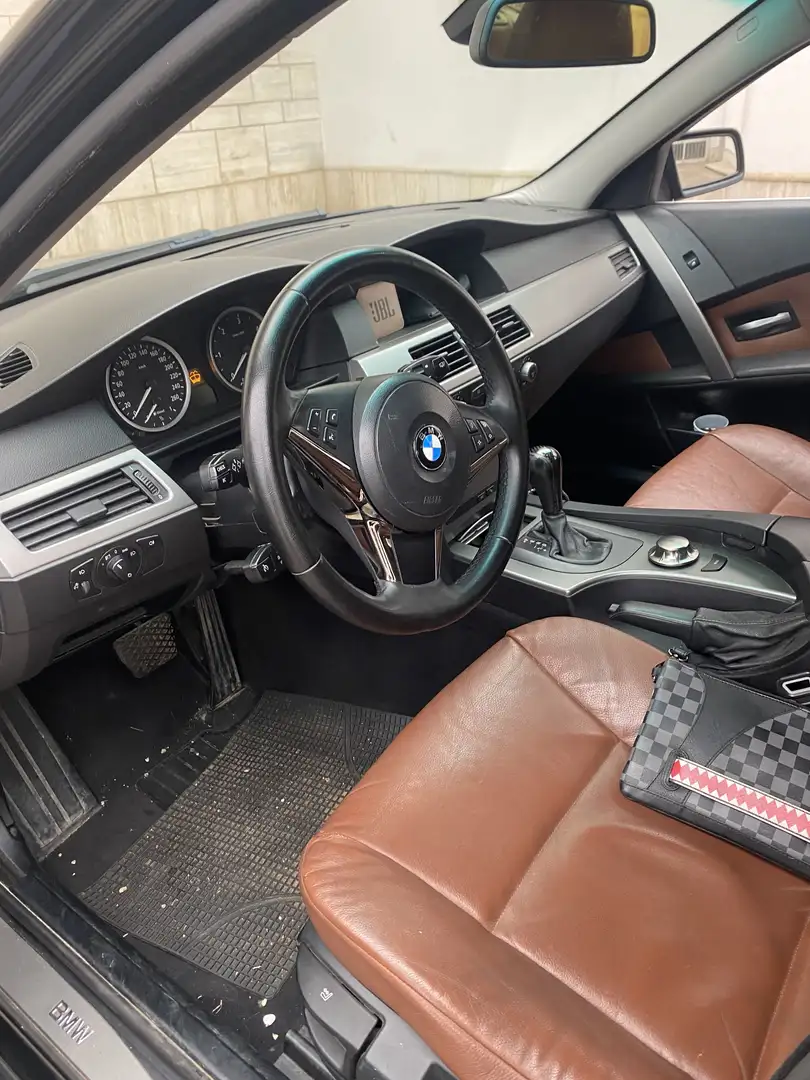 BMW 530 530d Touring Titanium - 2