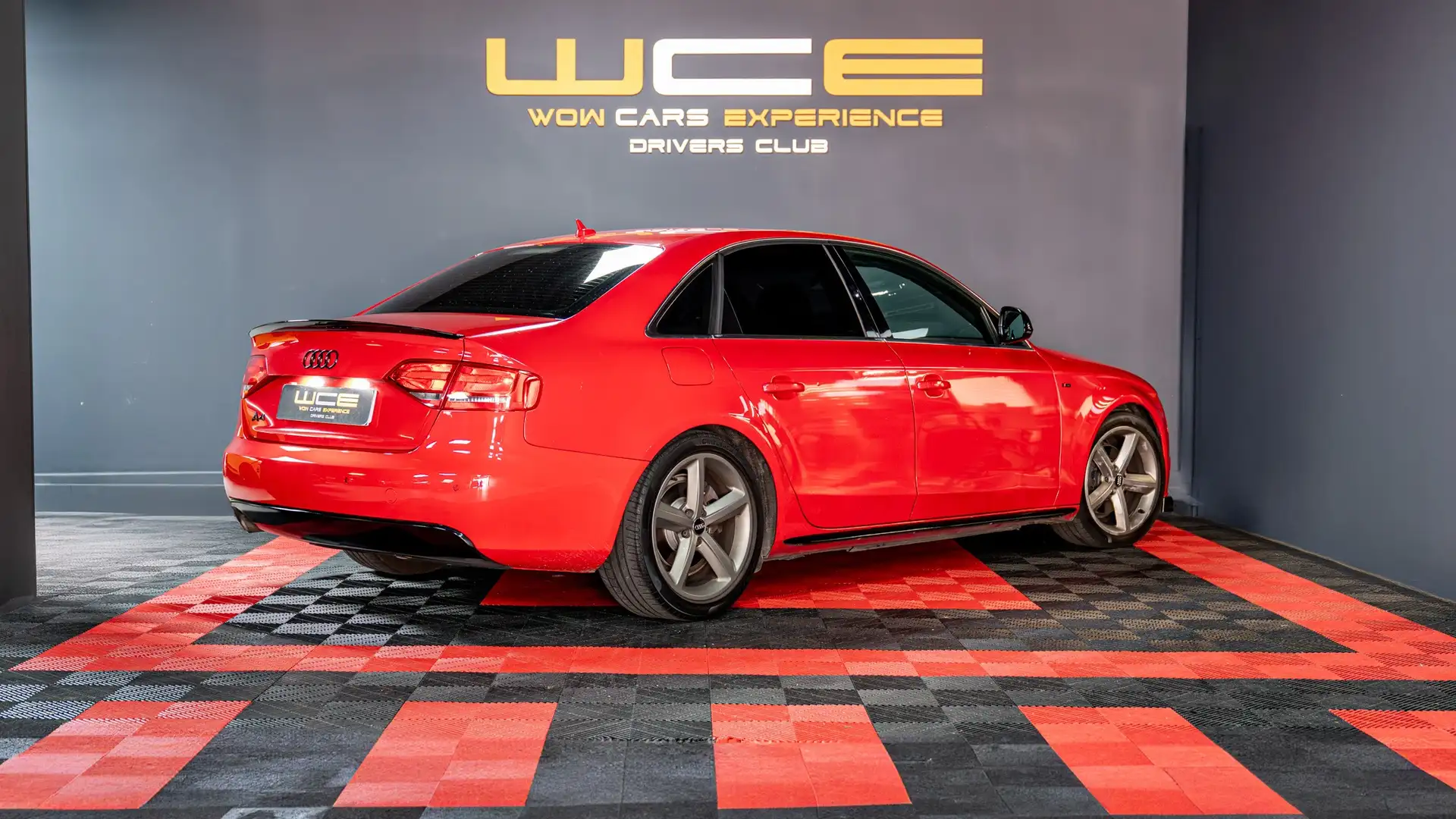 Audi A4 2.0TDI Multitronic DPF 143 Rojo - 2