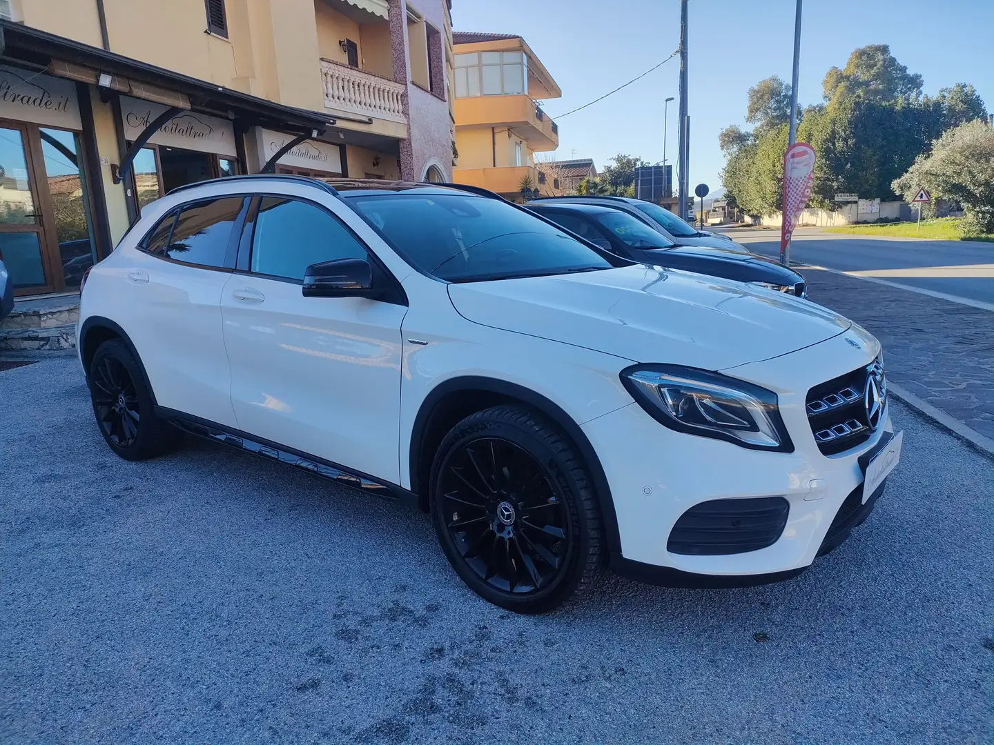 Mercedes-Benz GLA 200 GLA-X156 2017 d Night Edition auto Wit - 2