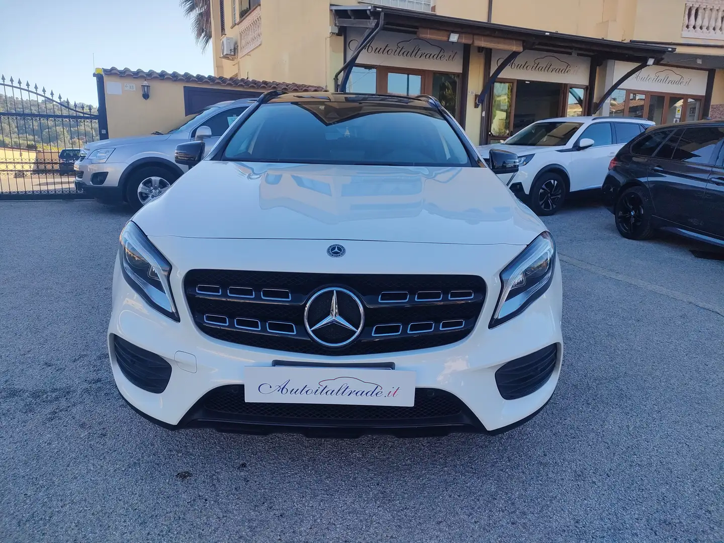Mercedes-Benz GLA 200 GLA-X156 2017 d Night Edition auto Wit - 1