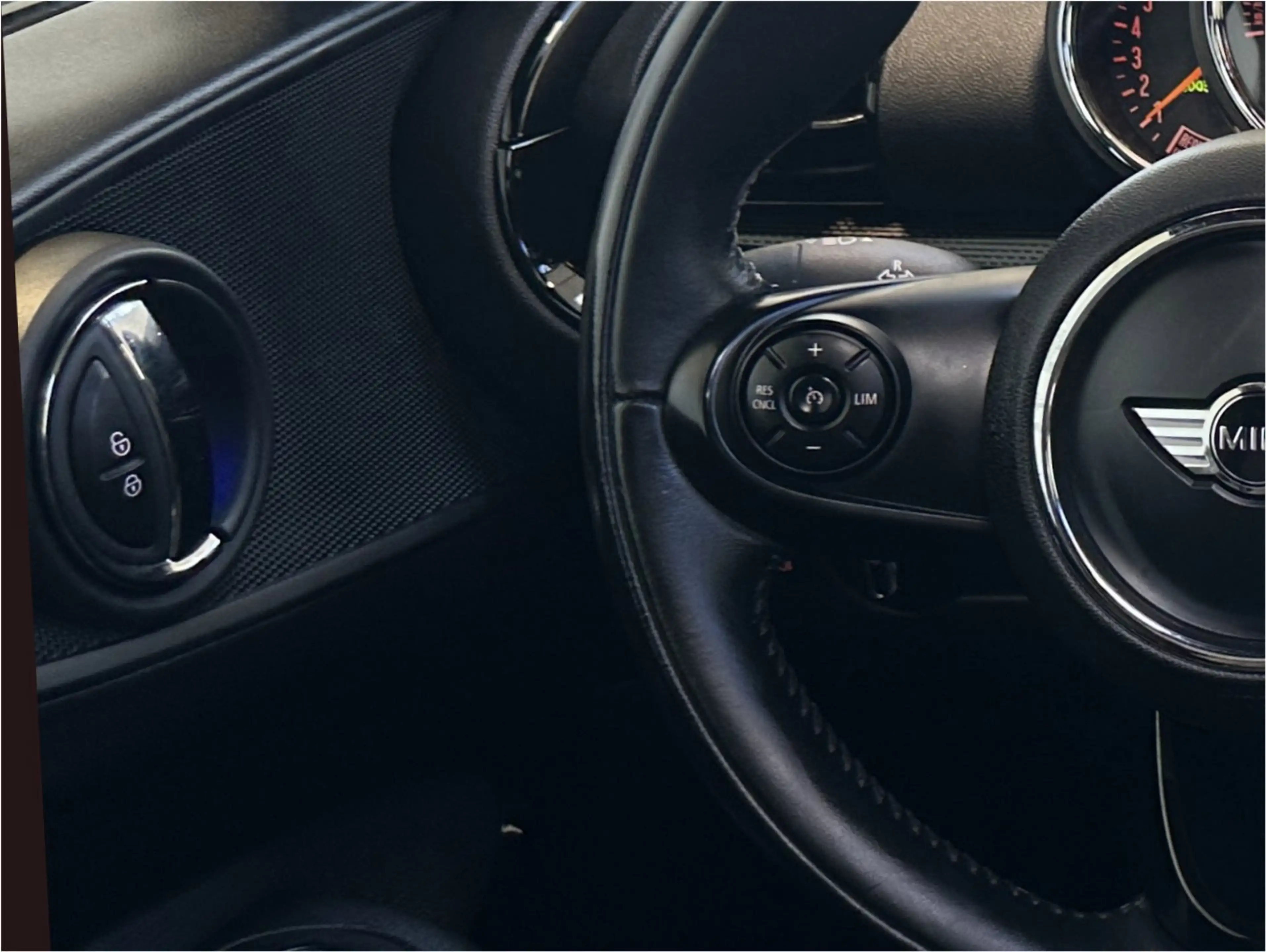 MINI Cooper Clubman 1.5 Chili|NL | Pano | Navigatie | PDC | — photo 19