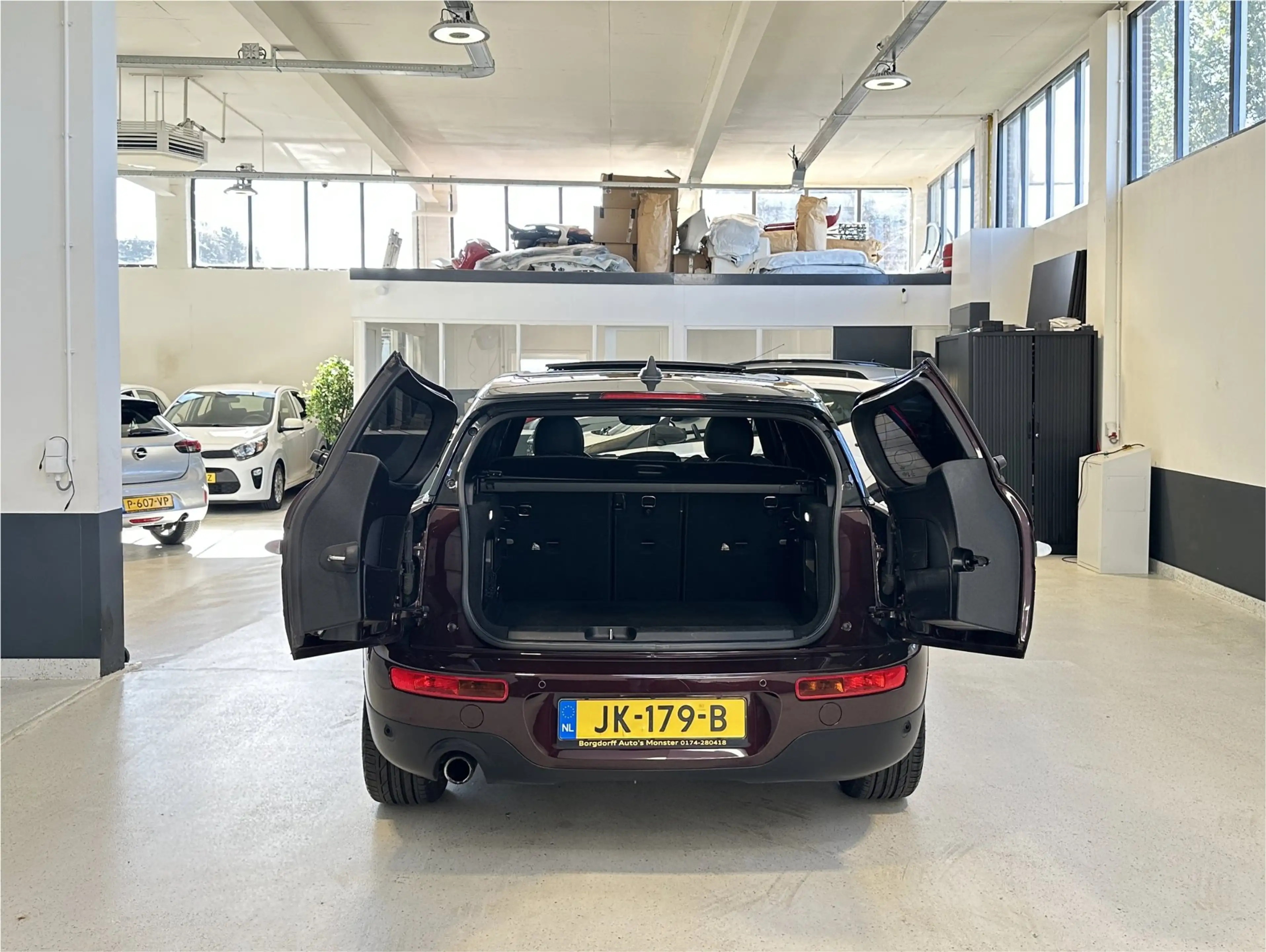 MINI Cooper Clubman 1.5 Chili|NL | Pano | Navigatie | PDC | — photo 4