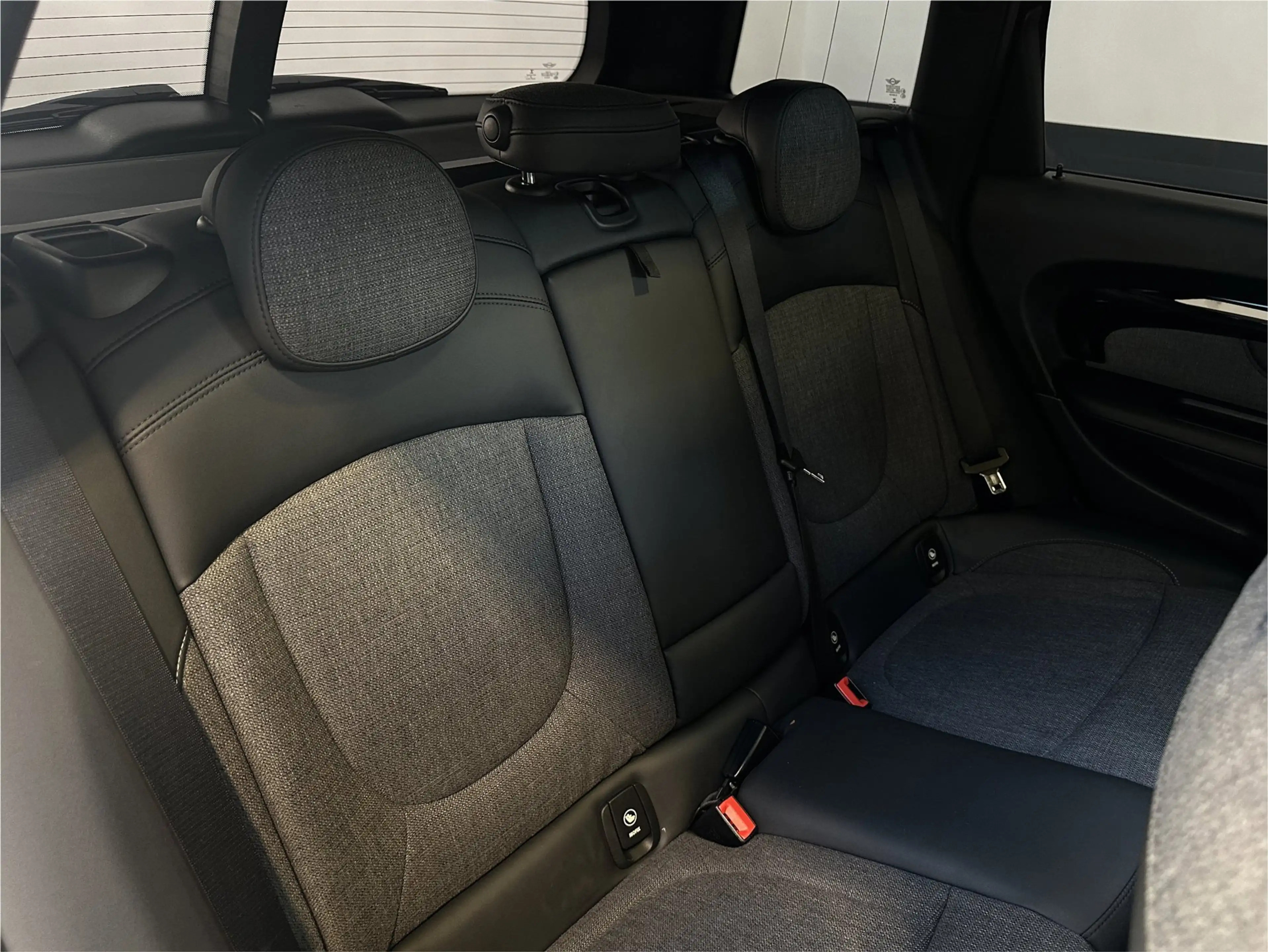 MINI Cooper Clubman 1.5 Chili|NL | Pano | Navigatie | PDC | — photo 34