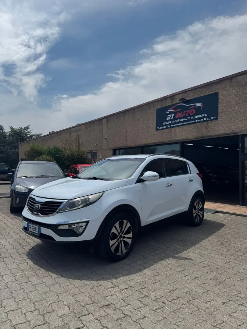 Kia Sportage Sportage 1.7 CRDI VGT 2WD Class Белый - 1