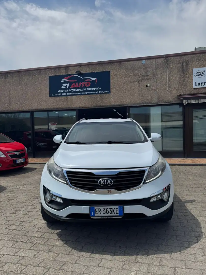 Kia Sportage Sportage 1.7 CRDI VGT 2WD Class Белый - 2