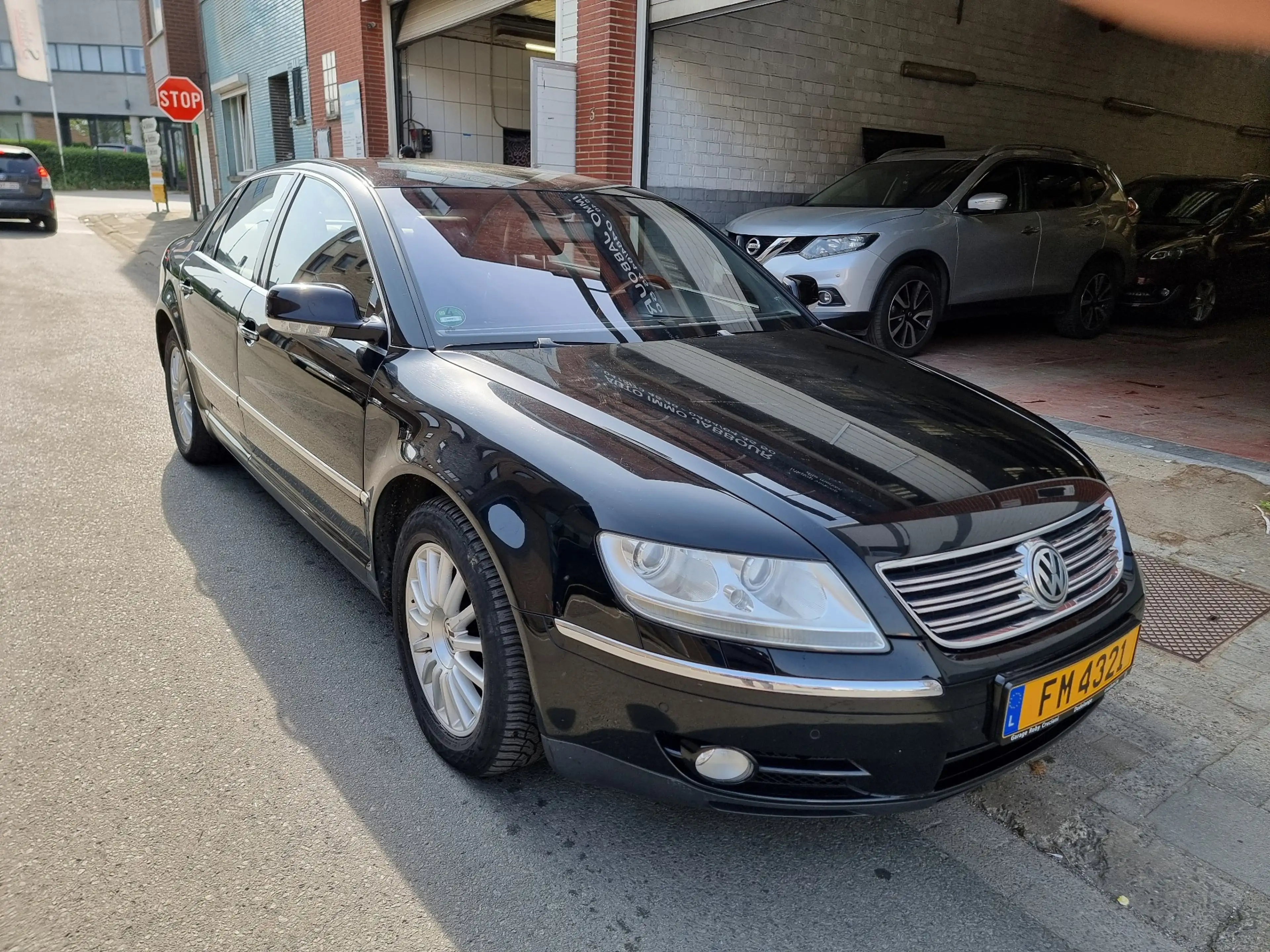 Volkswagen Phaeton 3.2i V6 24v Tiptronic — photo 2