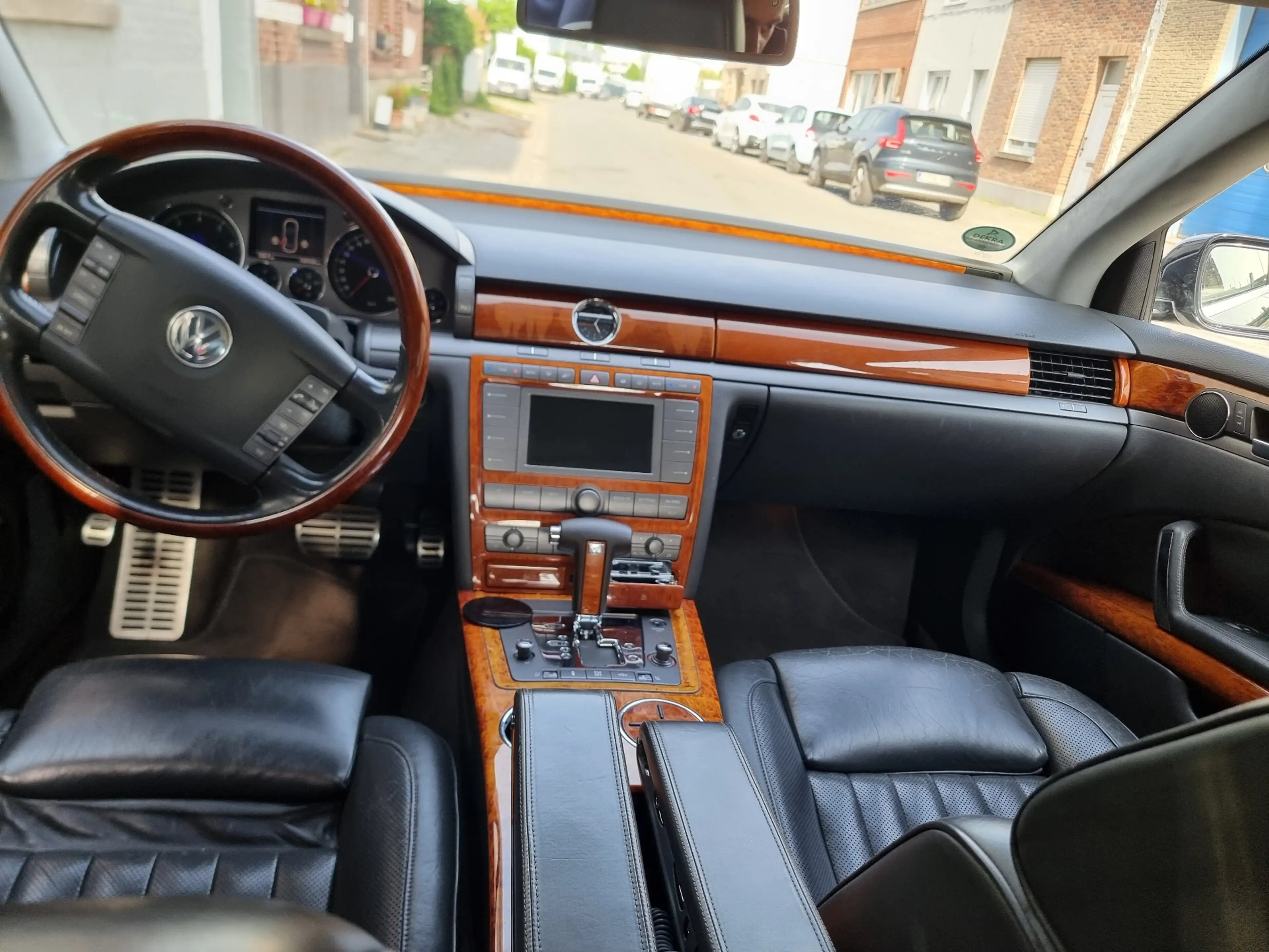 Volkswagen Phaeton 3.2i V6 24v Tiptronic — photo 10