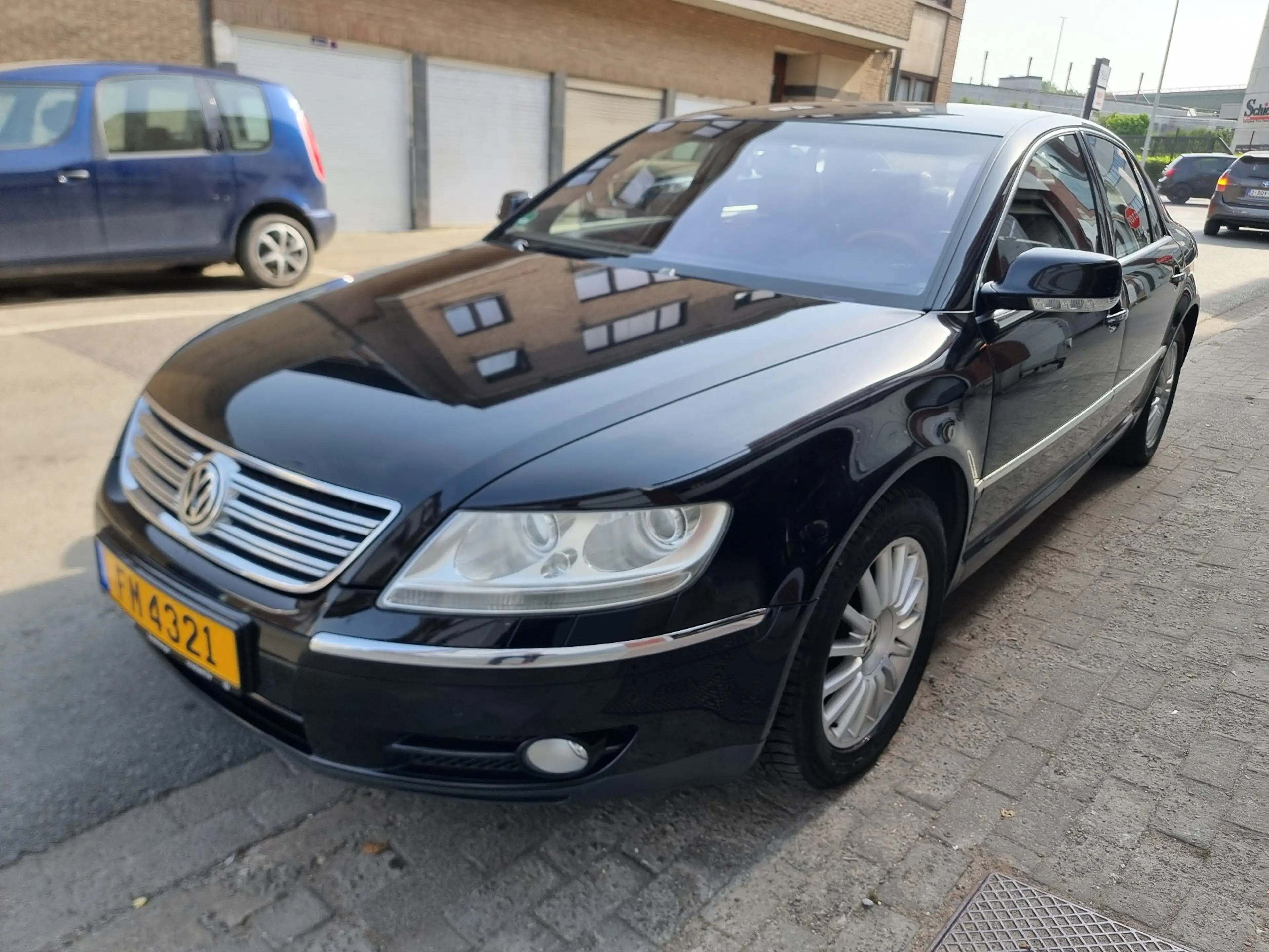 Volkswagen Phaeton 3.2i V6 24v Tiptronic — photo 3