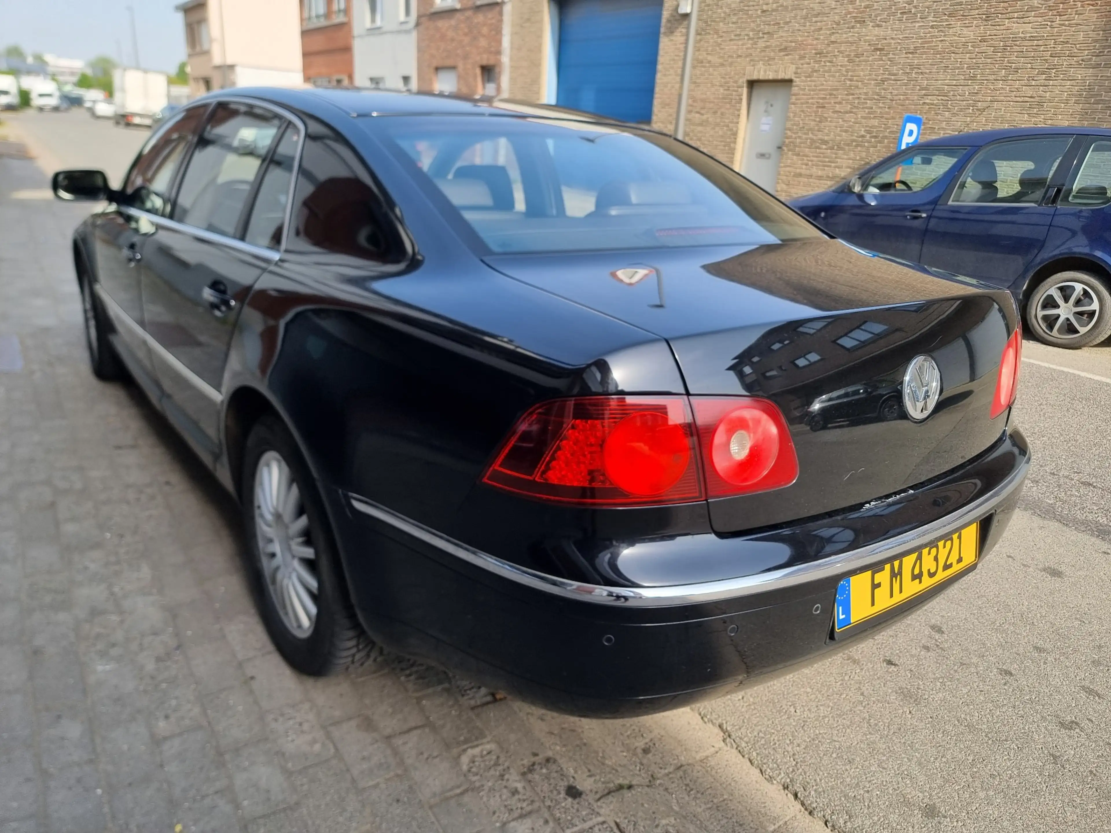 Volkswagen Phaeton 3.2i V6 24v Tiptronic — photo 5