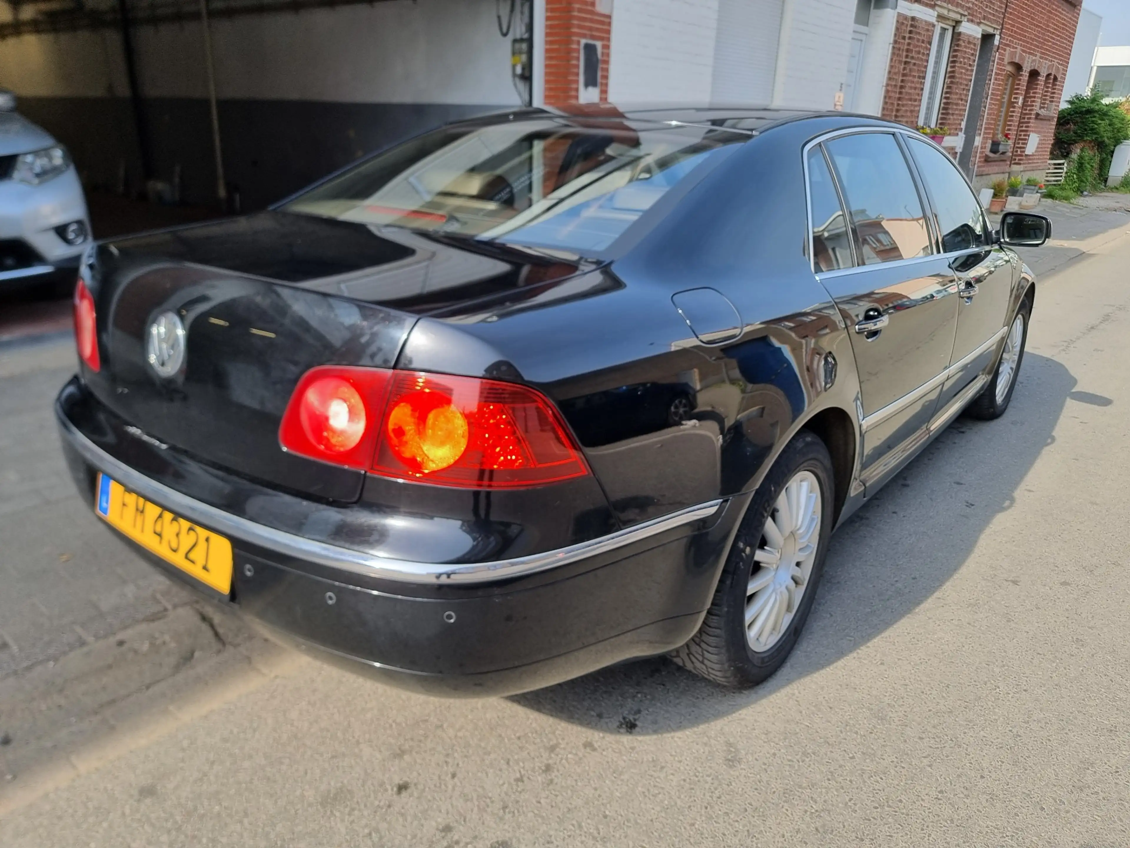 Volkswagen Phaeton 3.2i V6 24v Tiptronic — photo 4