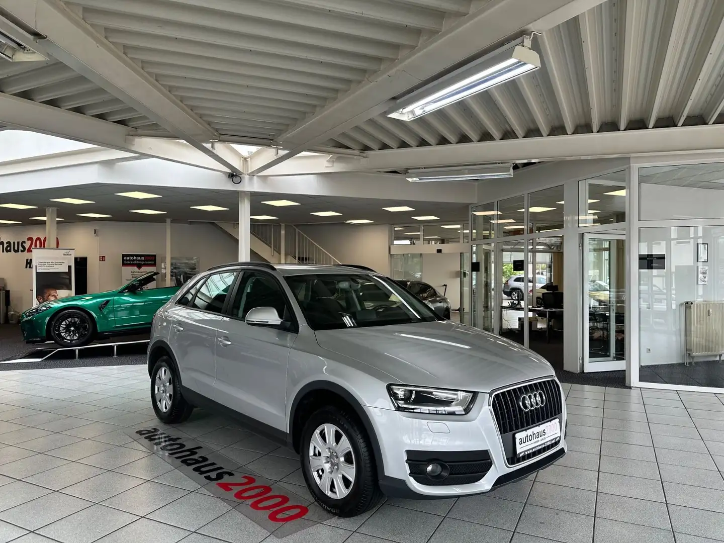 Audi Q3 2.0 TDI XENON/NAVI/BT/SHZ/PDC/AHK Silber - 1