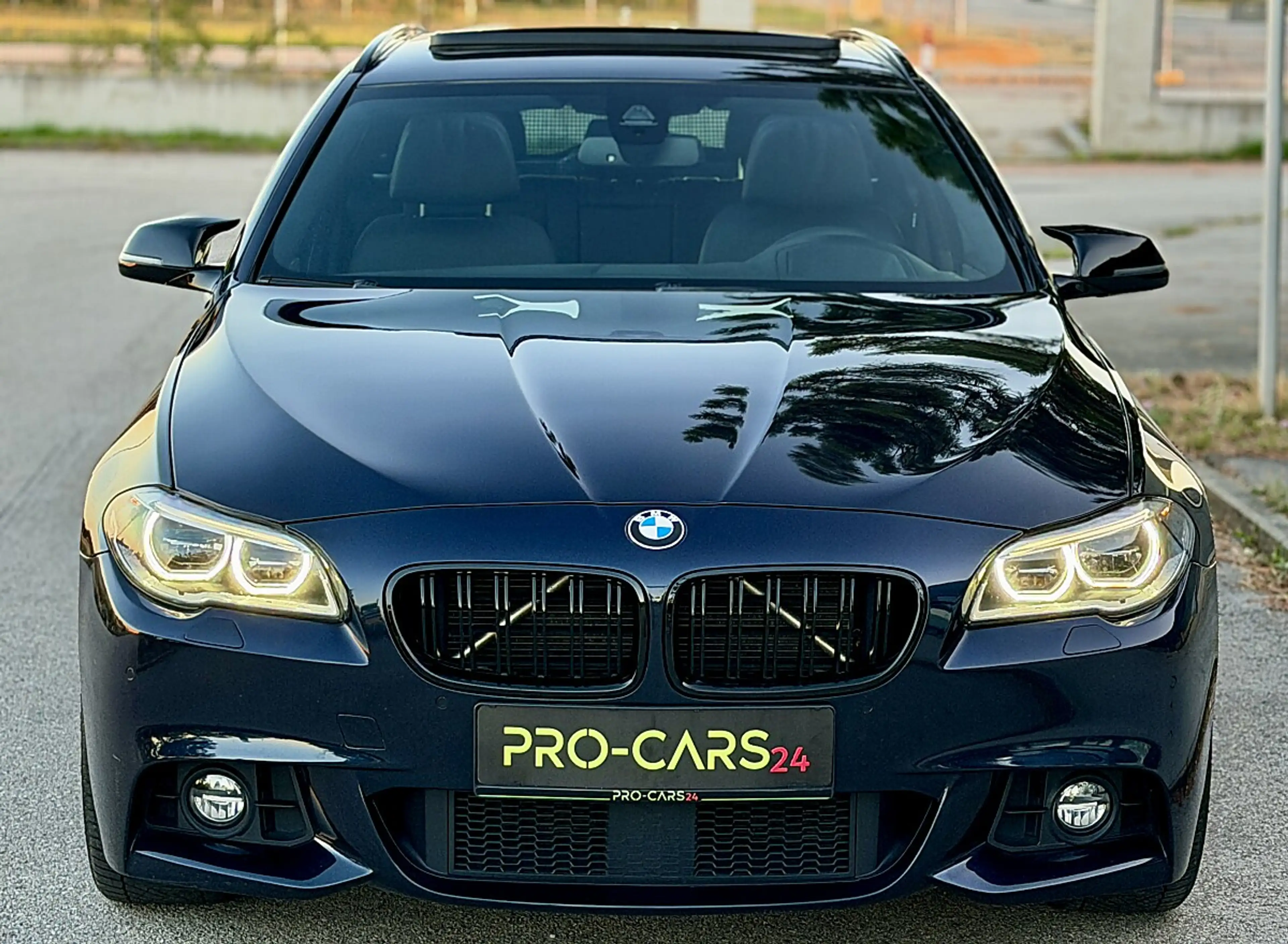BMW 525 d xDrive // M-PAKET // PANORAMA // HARMAN&KARDON — photo 9