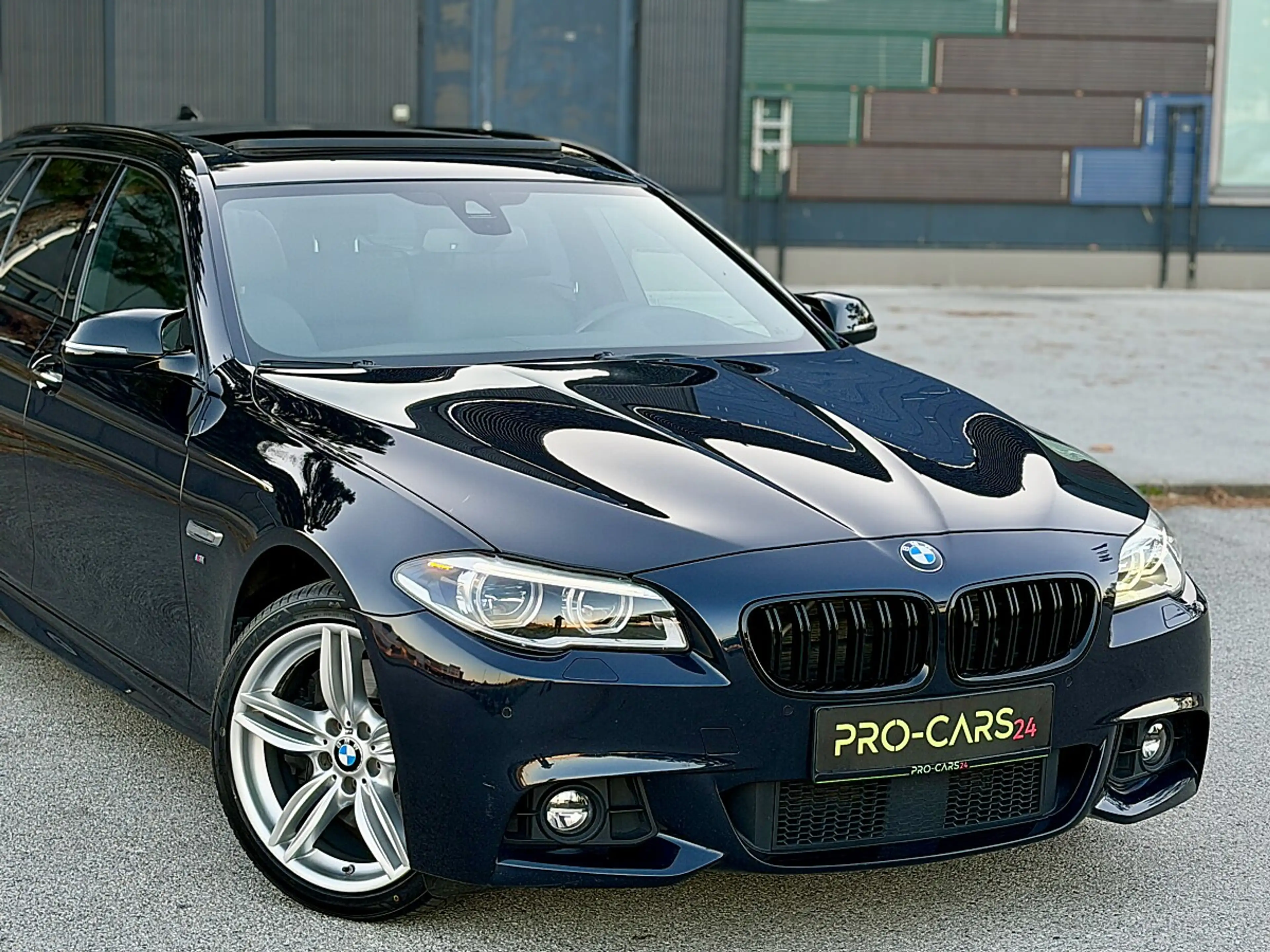 BMW 525 d xDrive // M-PAKET // PANORAMA // HARMAN&KARDON — photo 5