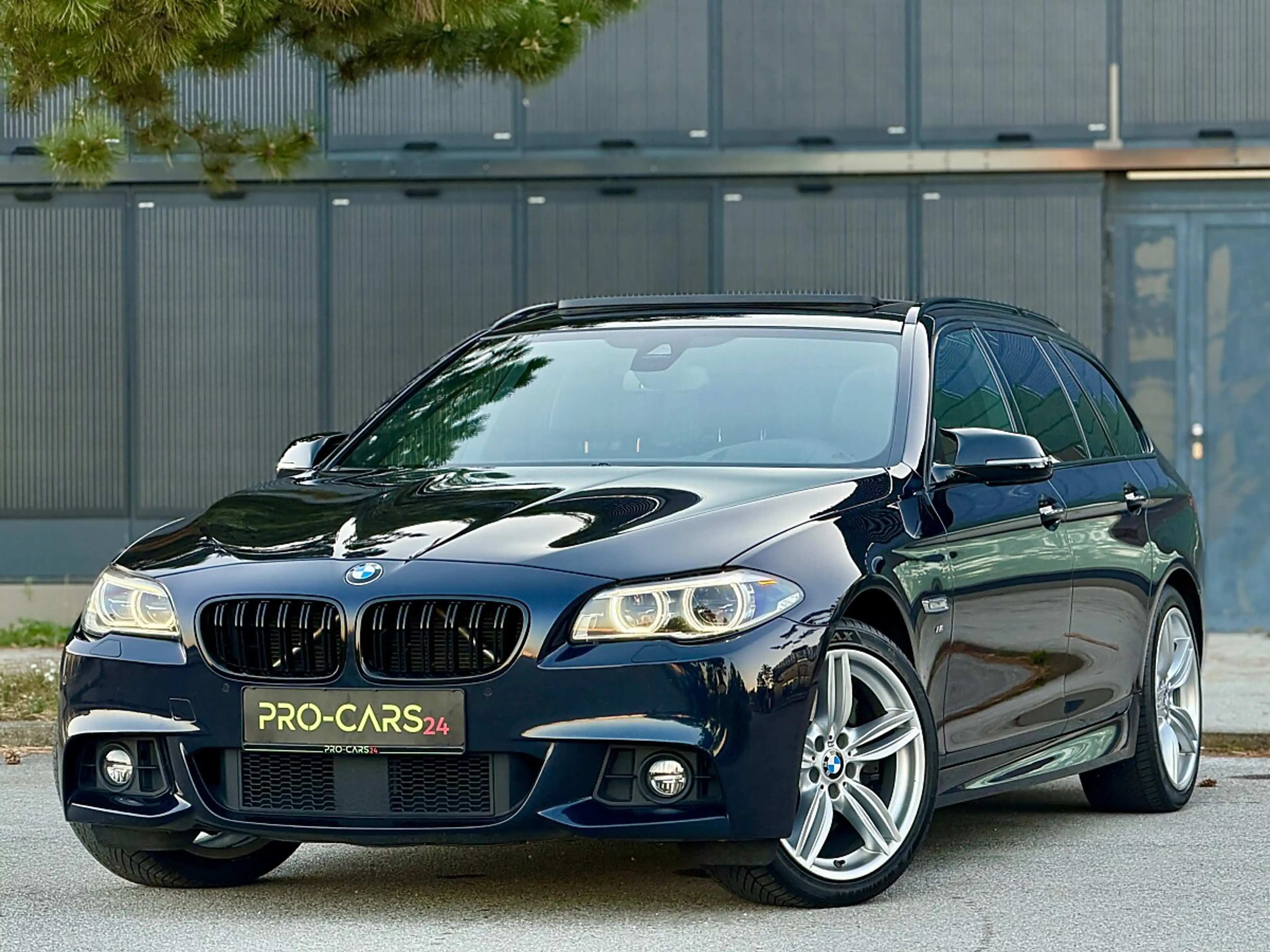 BMW 525 d xDrive // M-PAKET // PANORAMA // HARMAN&KARDON — photo 10