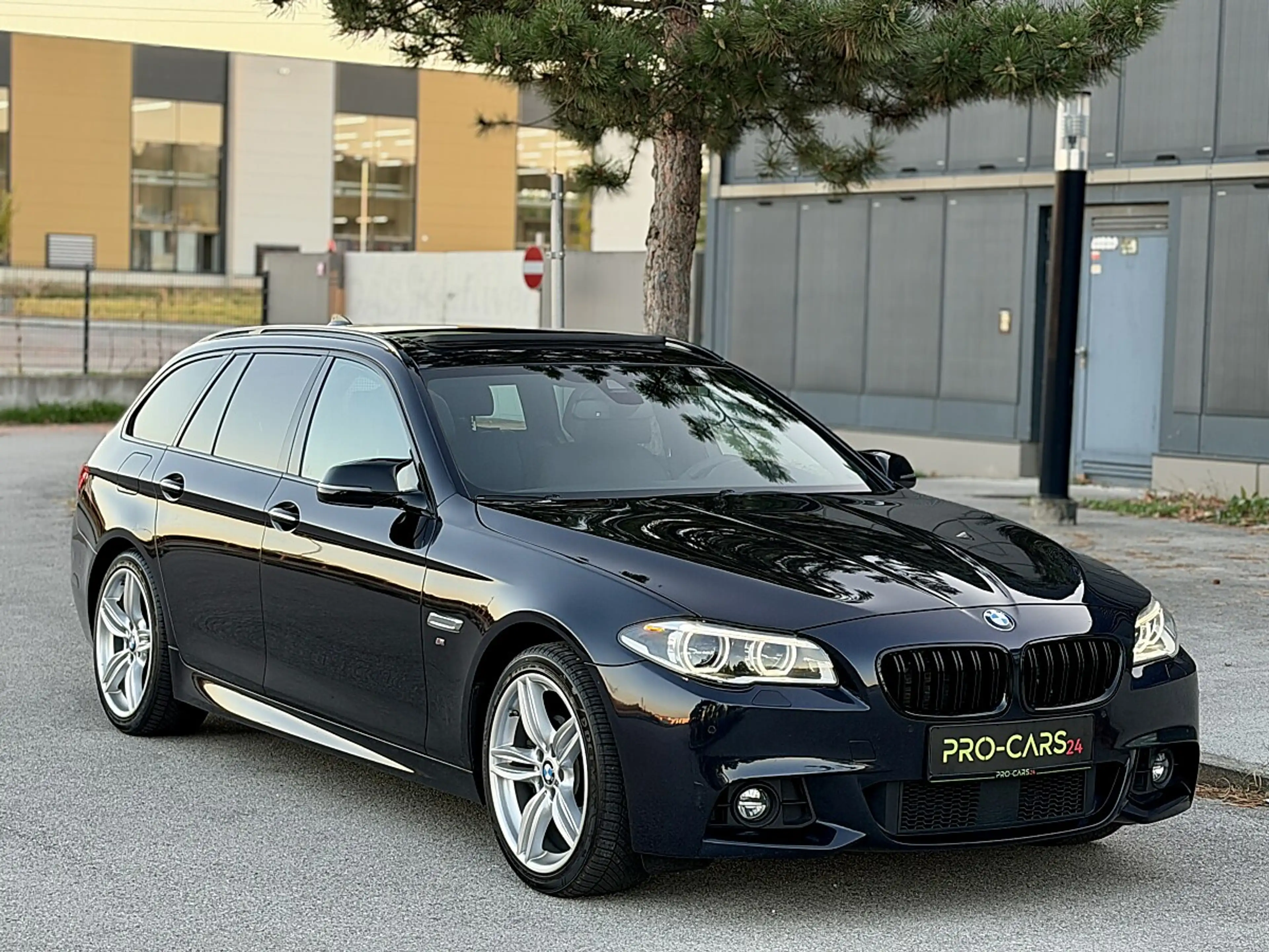 BMW 525 d xDrive // M-PAKET // PANORAMA // HARMAN&KARDON — photo 7