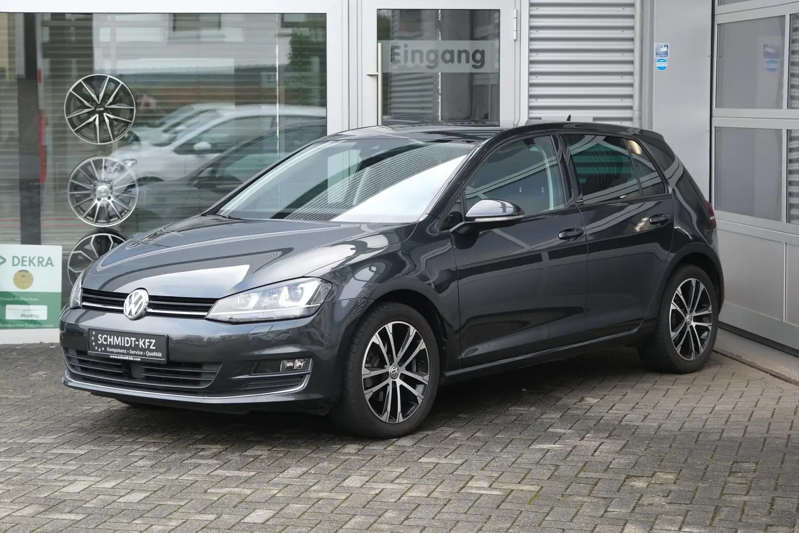 Volkswagen Golf VII 1.2 TSI Allstar AHK Navi Xenon Kamera Sitzh... Grau - 1