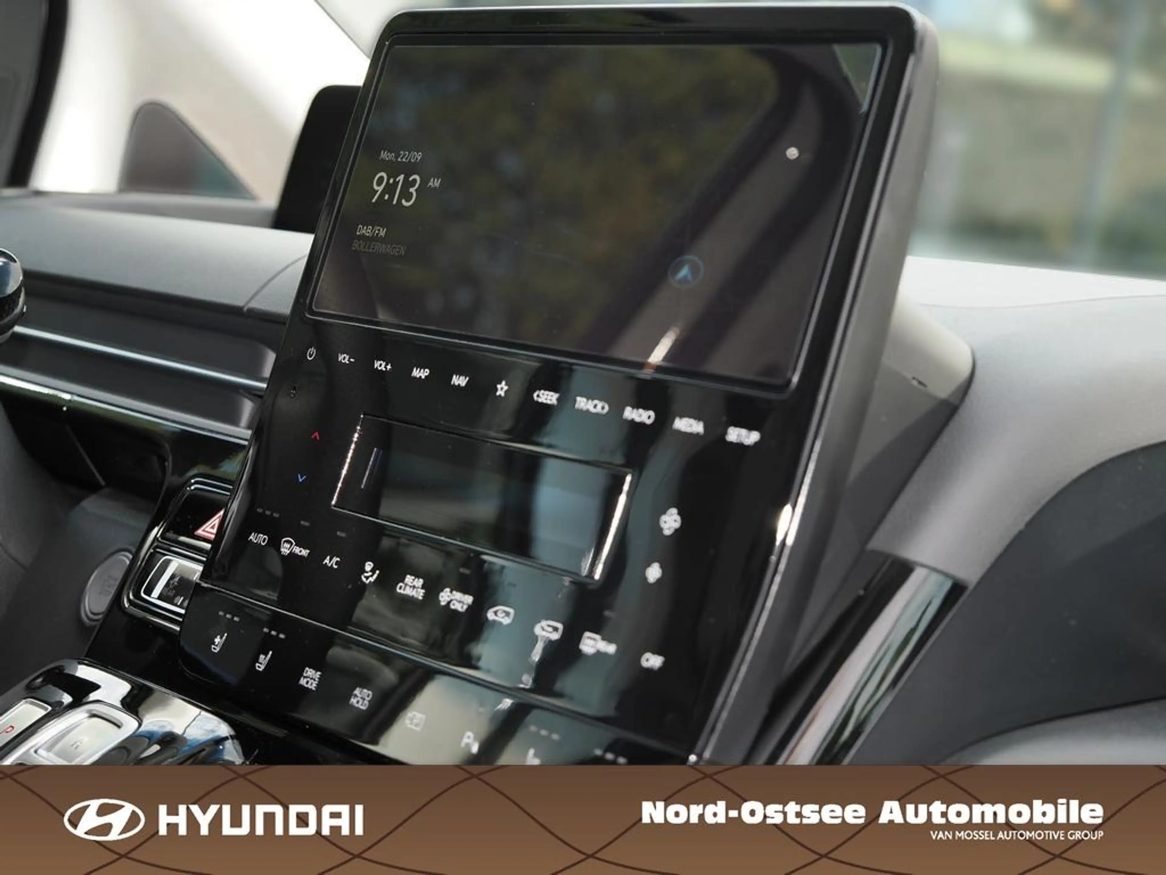 Hyundai STARIA HEV 7-Sitzer Signature Panoramadach — photo 10