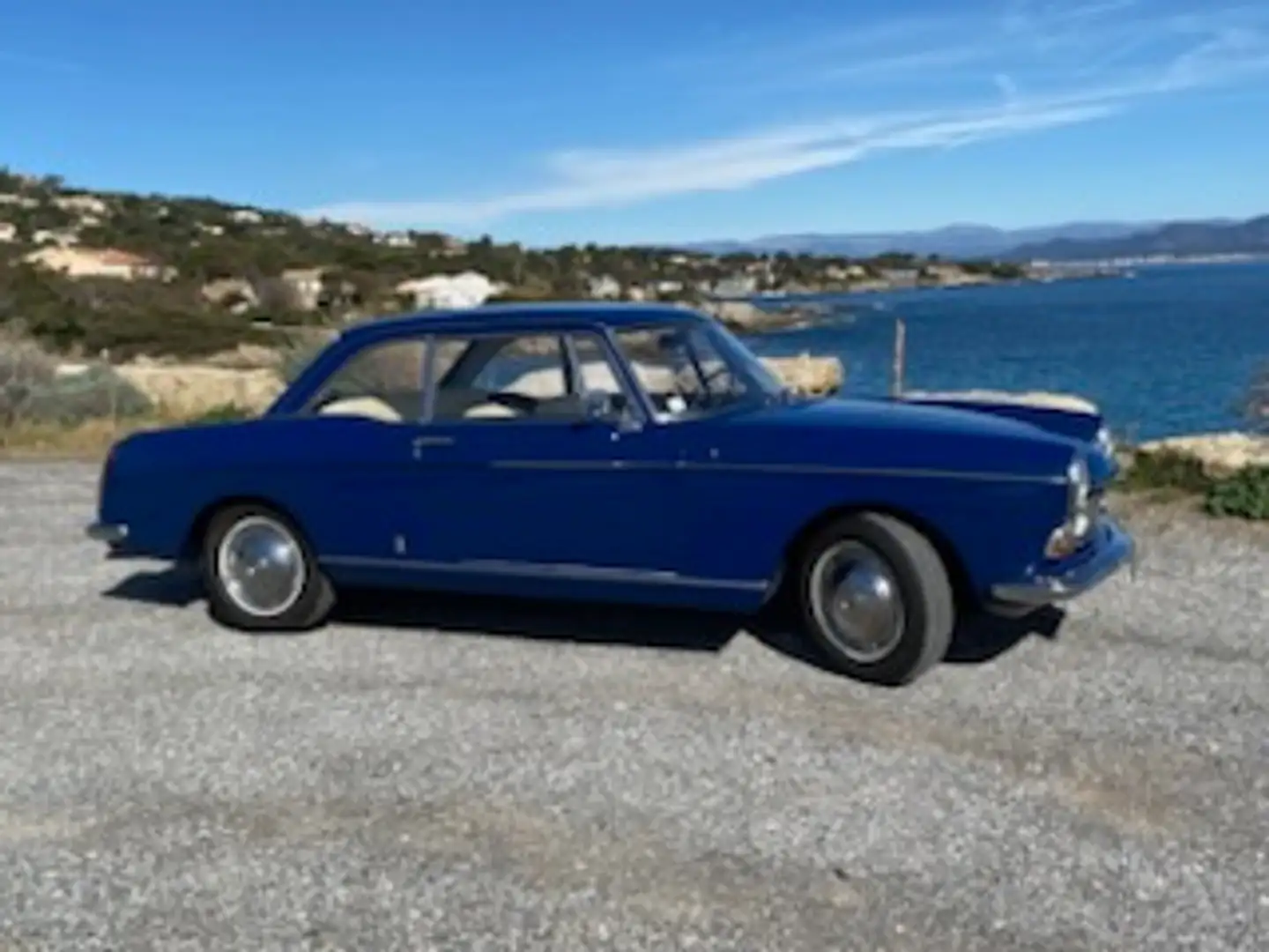 Peugeot 404 Blau - 1