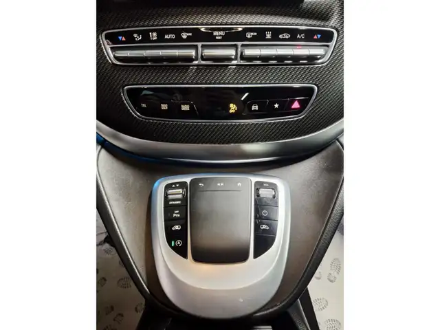 Mercedes-Benz 250 view 11