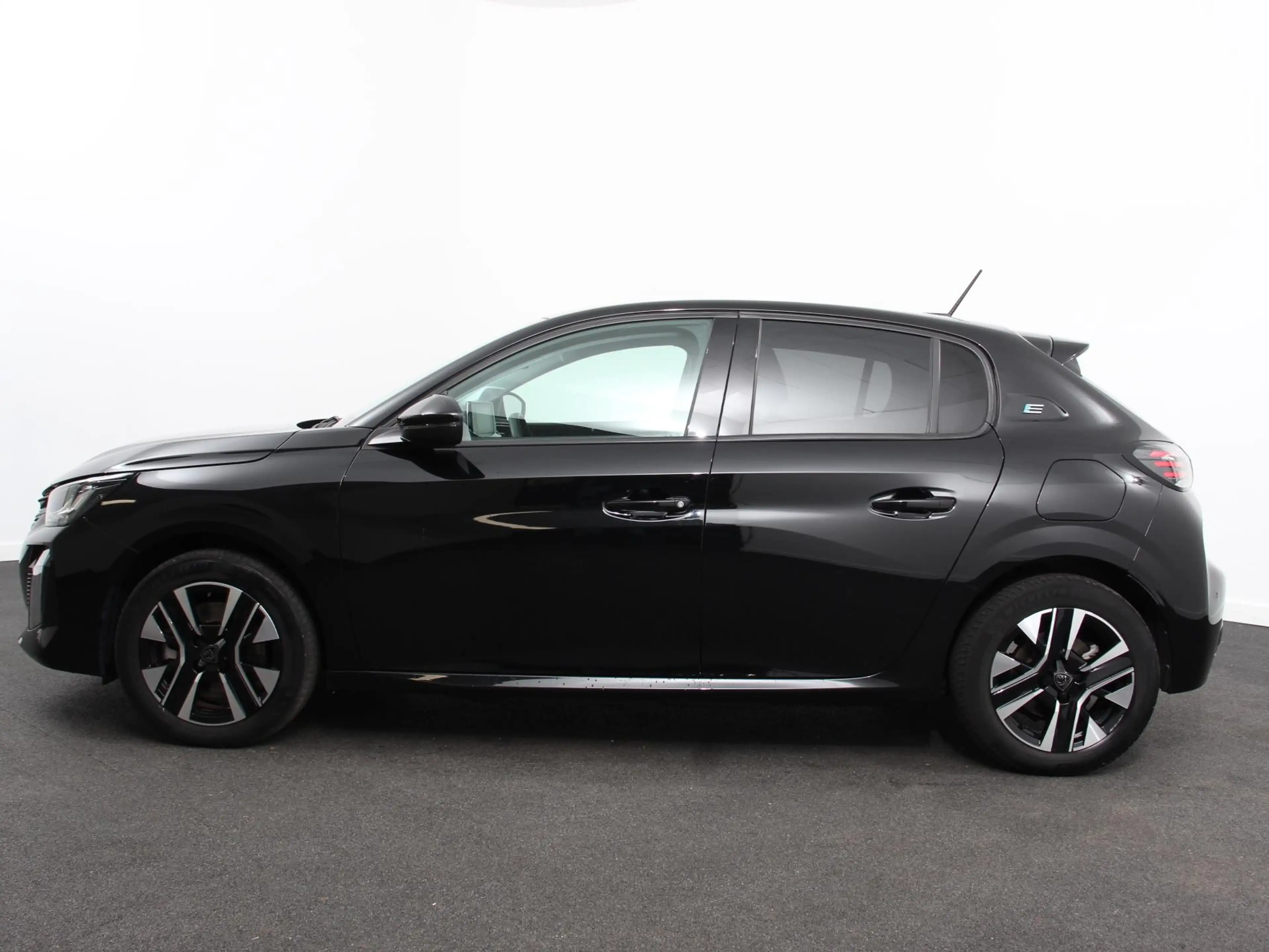 Peugeot e-208 EV Active Pack 50 kWh Climate Control Cruise contr — photo 8