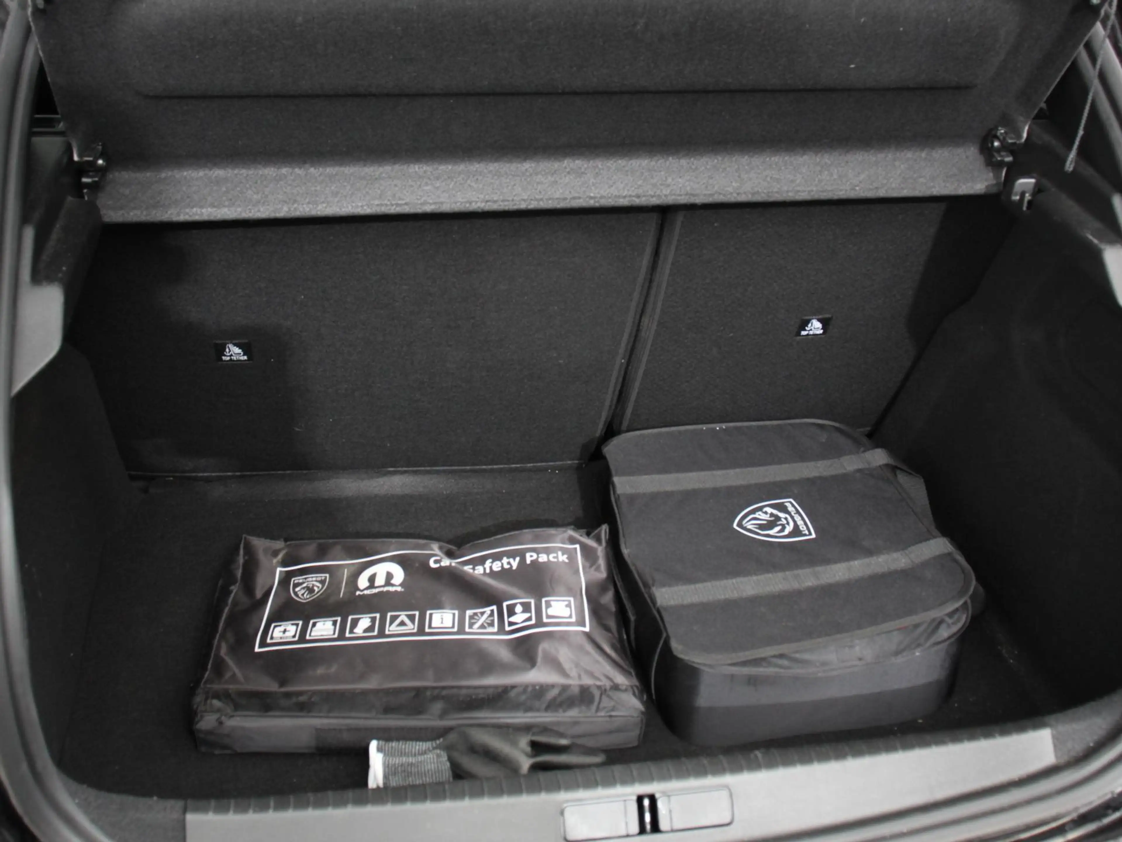 Peugeot e-208 EV Active Pack 50 kWh Climate Control Cruise contr — photo 9