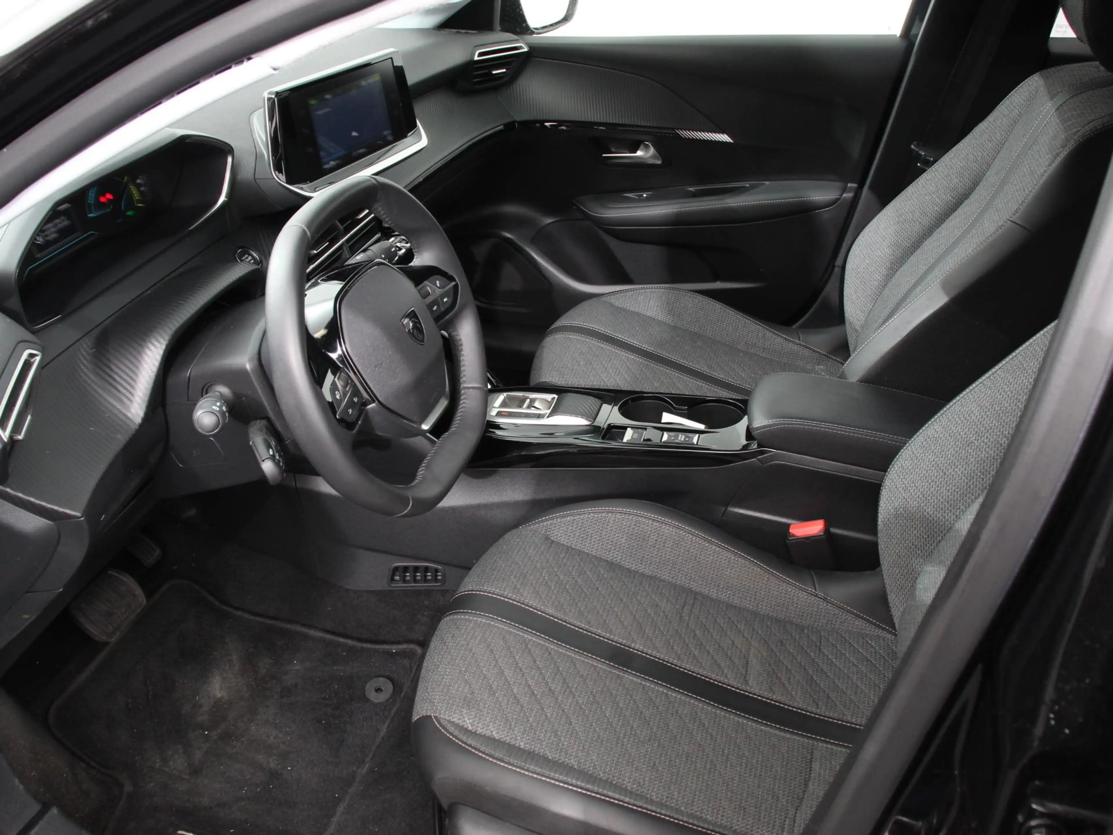 Peugeot e-208 EV Active Pack 50 kWh Climate Control Cruise contr — photo 2