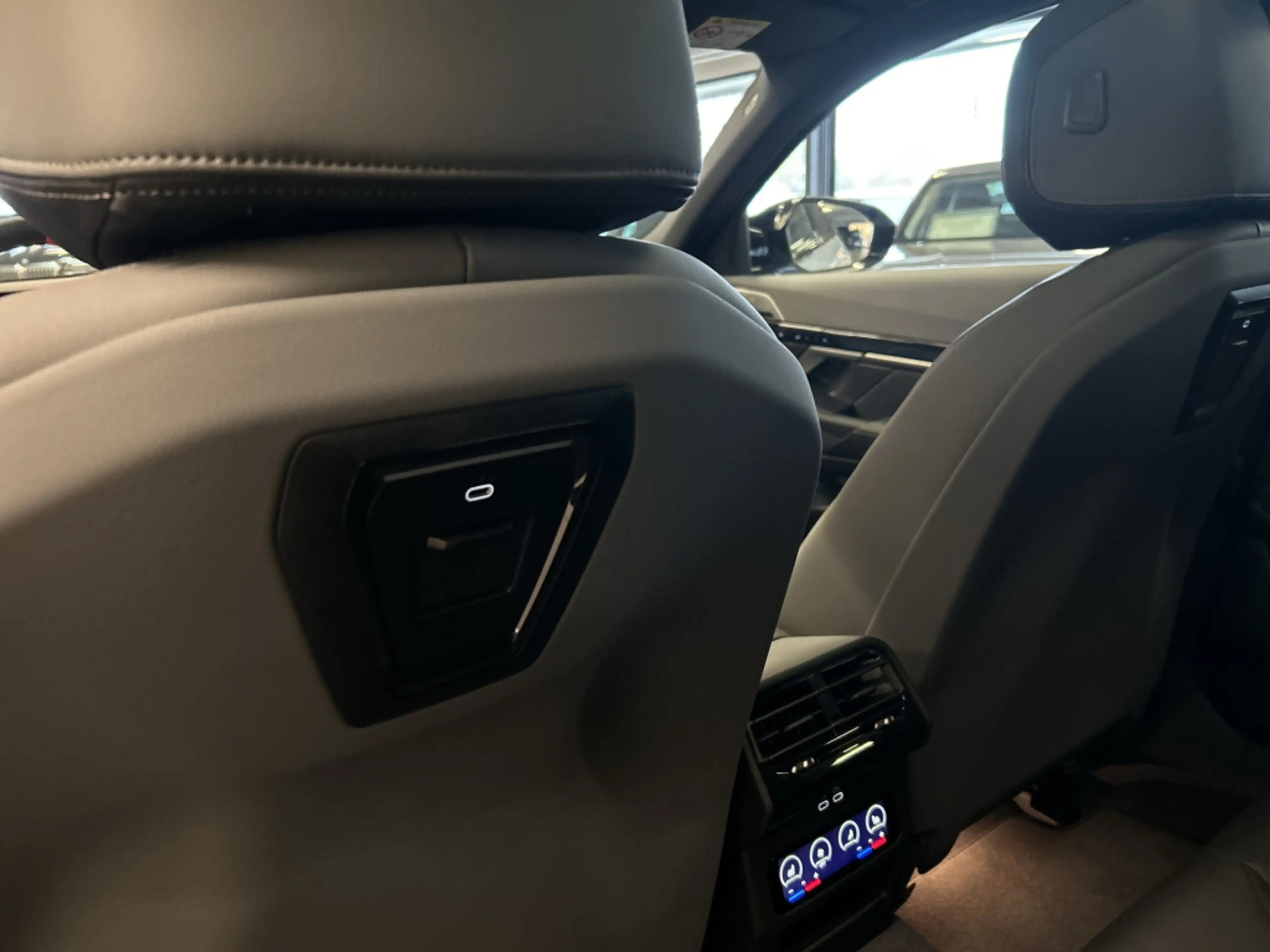 BMW i5 M60 xDrive Limousine, AHK, LED, Panoramadach — photo 15