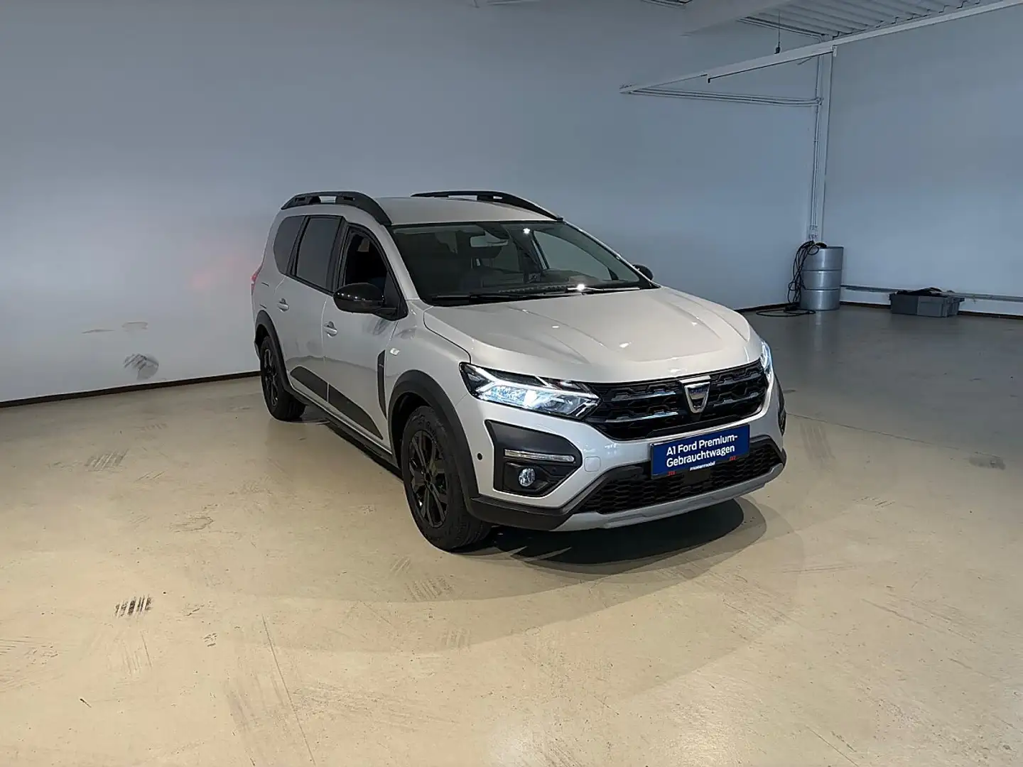 Dacia Jogger Extreme TCe 110 Grau - 1