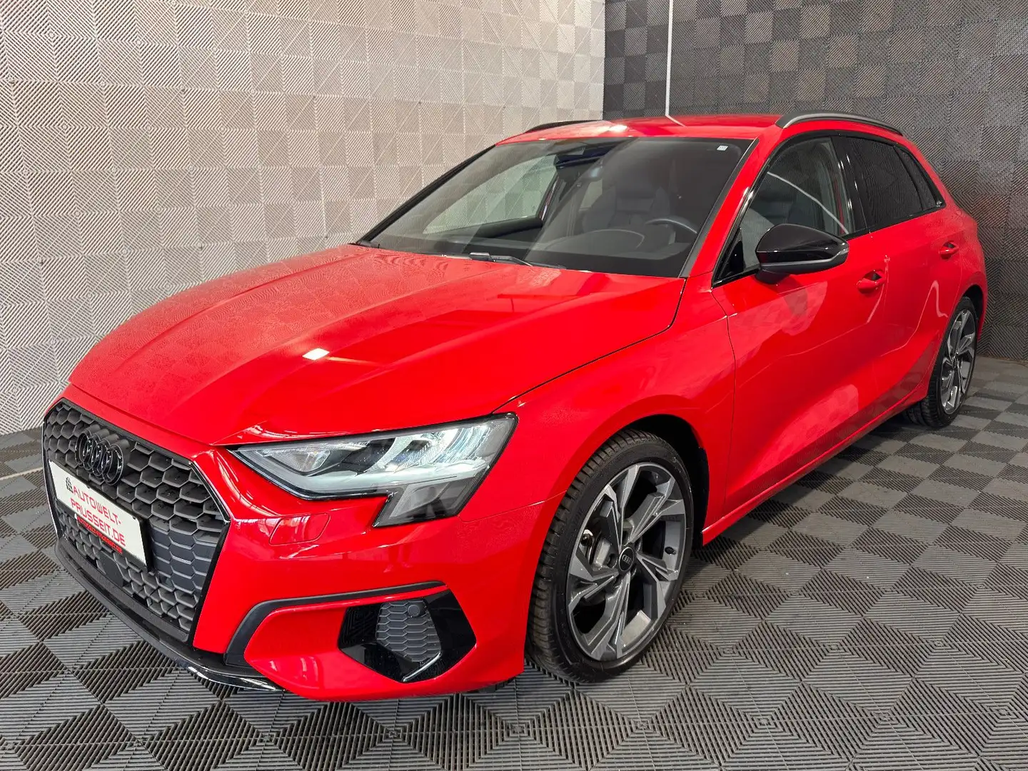 Audi A3 Sb 35 TFSI*ADVANCED*S-LINE*DSP-ACC-AMBIENTE Rot - 2