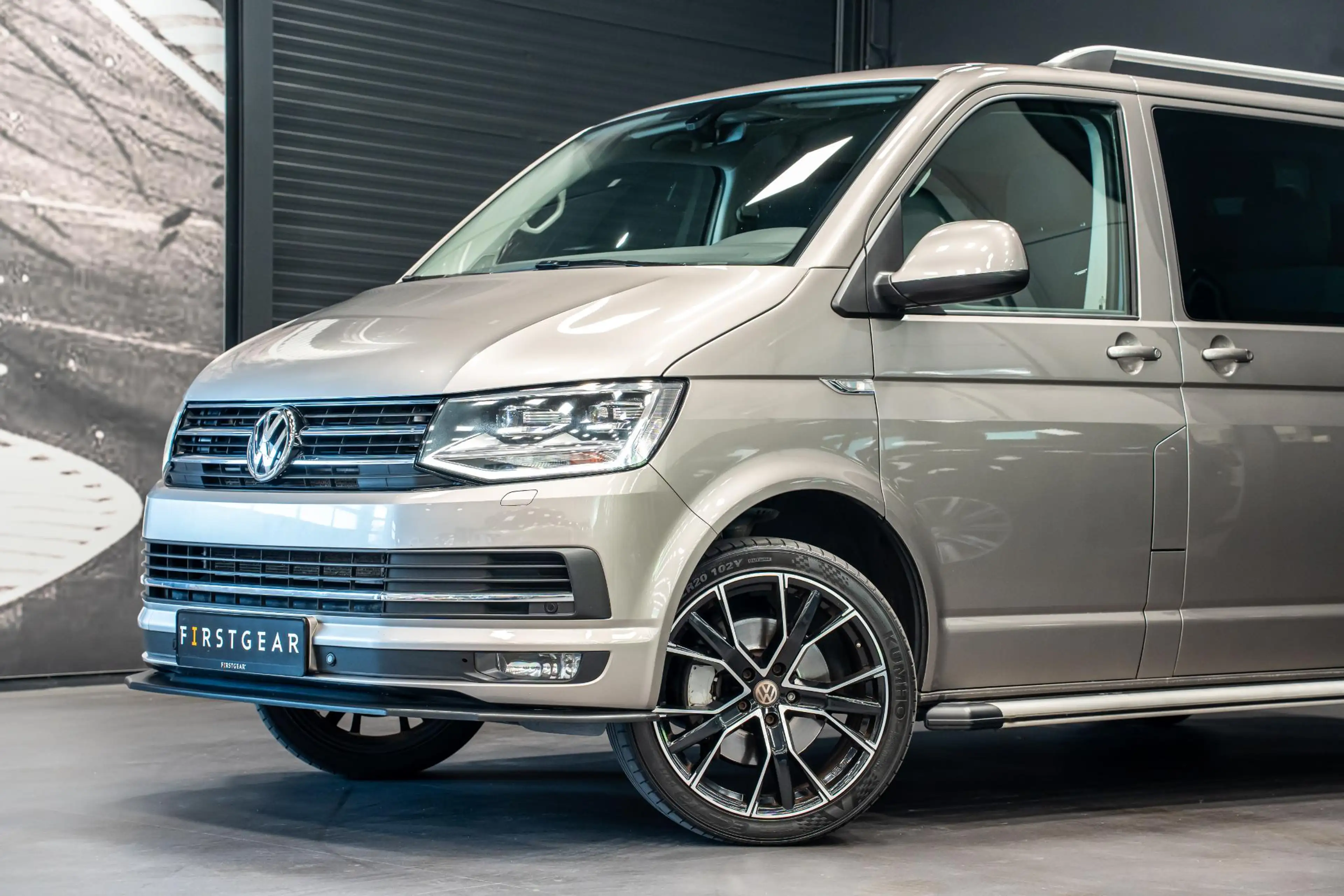 Volkswagen Transporter 2.0 TDI L2H1 DC Highline *Grijs kenteken / Luchtve — photo 14