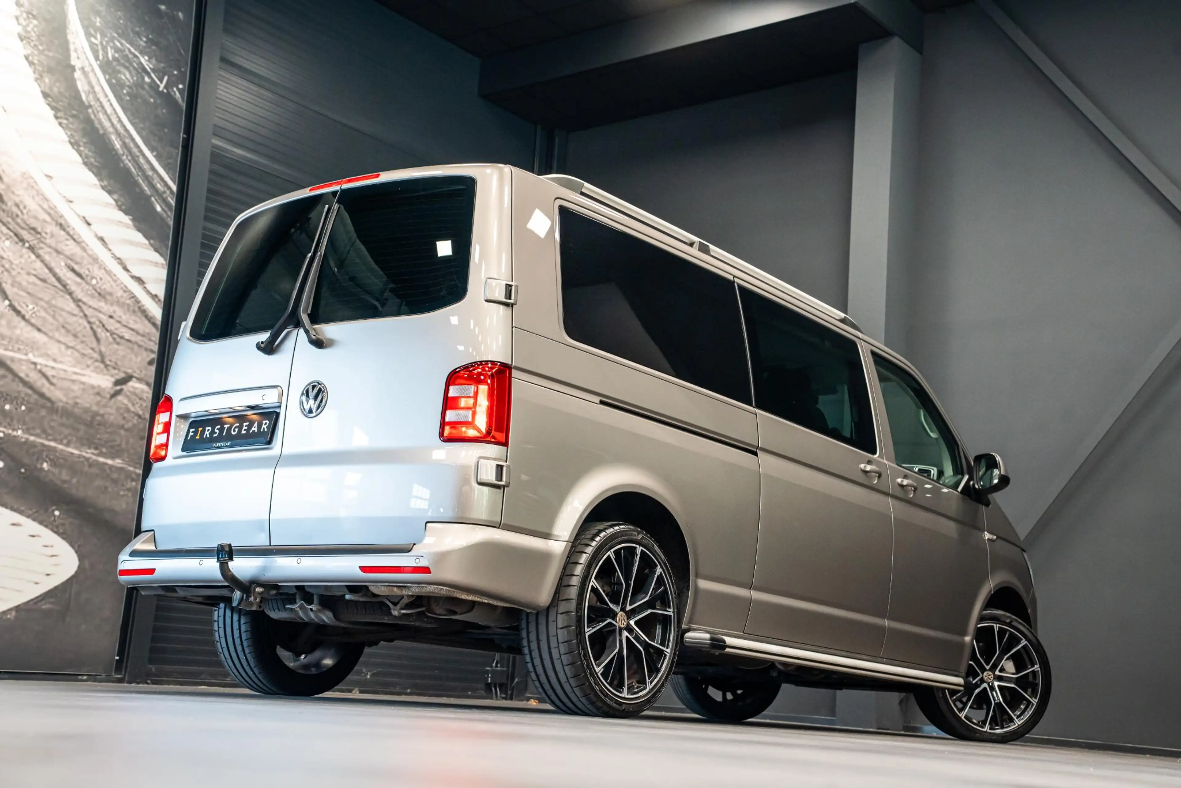 Volkswagen Transporter 2.0 TDI L2H1 DC Highline *Grijs kenteken / Luchtve — photo 19