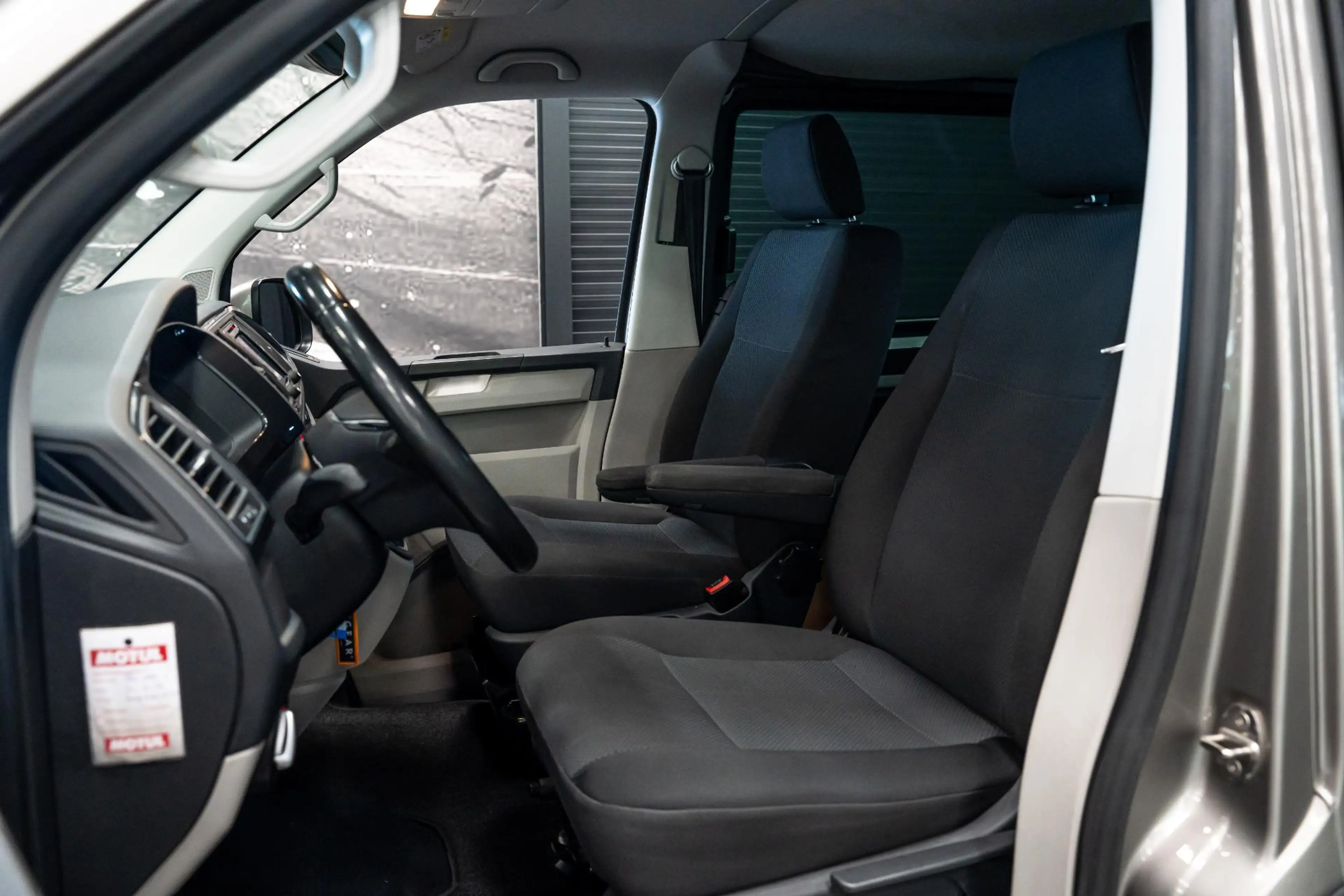 Volkswagen Transporter 2.0 TDI L2H1 DC Highline *Grijs kenteken / Luchtve — photo 7