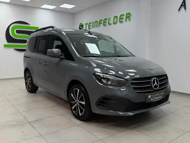 Mercedes-Benz T-Class main image