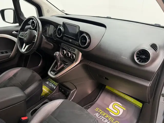 Mercedes-Benz T-Class view 11