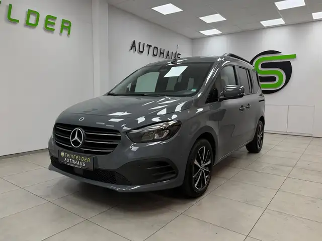 Mercedes-Benz T-Class view 3