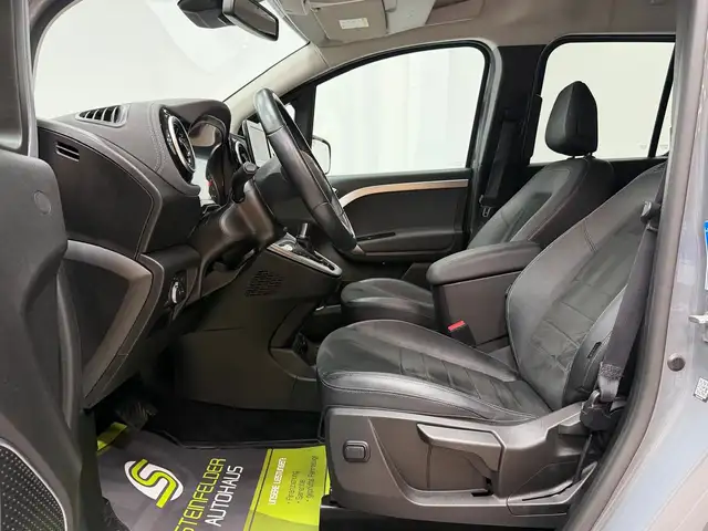 Mercedes-Benz T-Class view 12