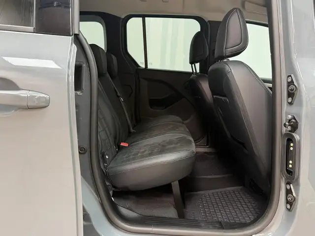 Mercedes-Benz T-Class view 15